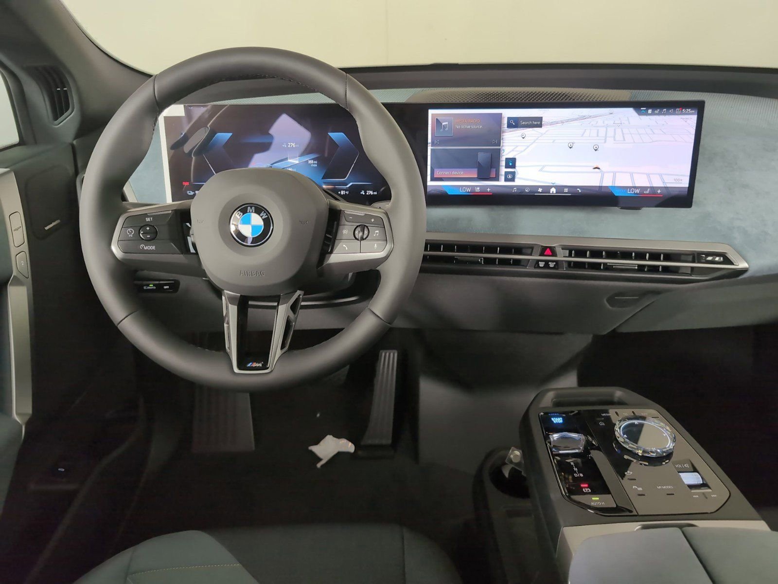 2025 Bmw iX photo 3