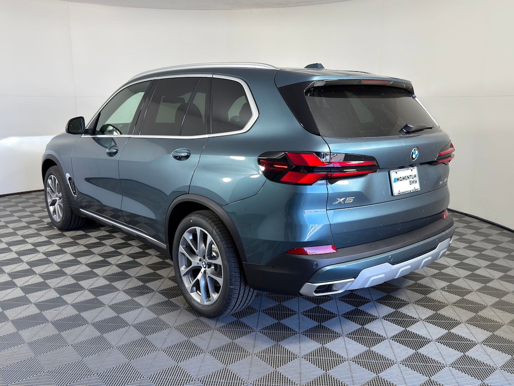 New 2026 BMW X5 sDrive40i SUV