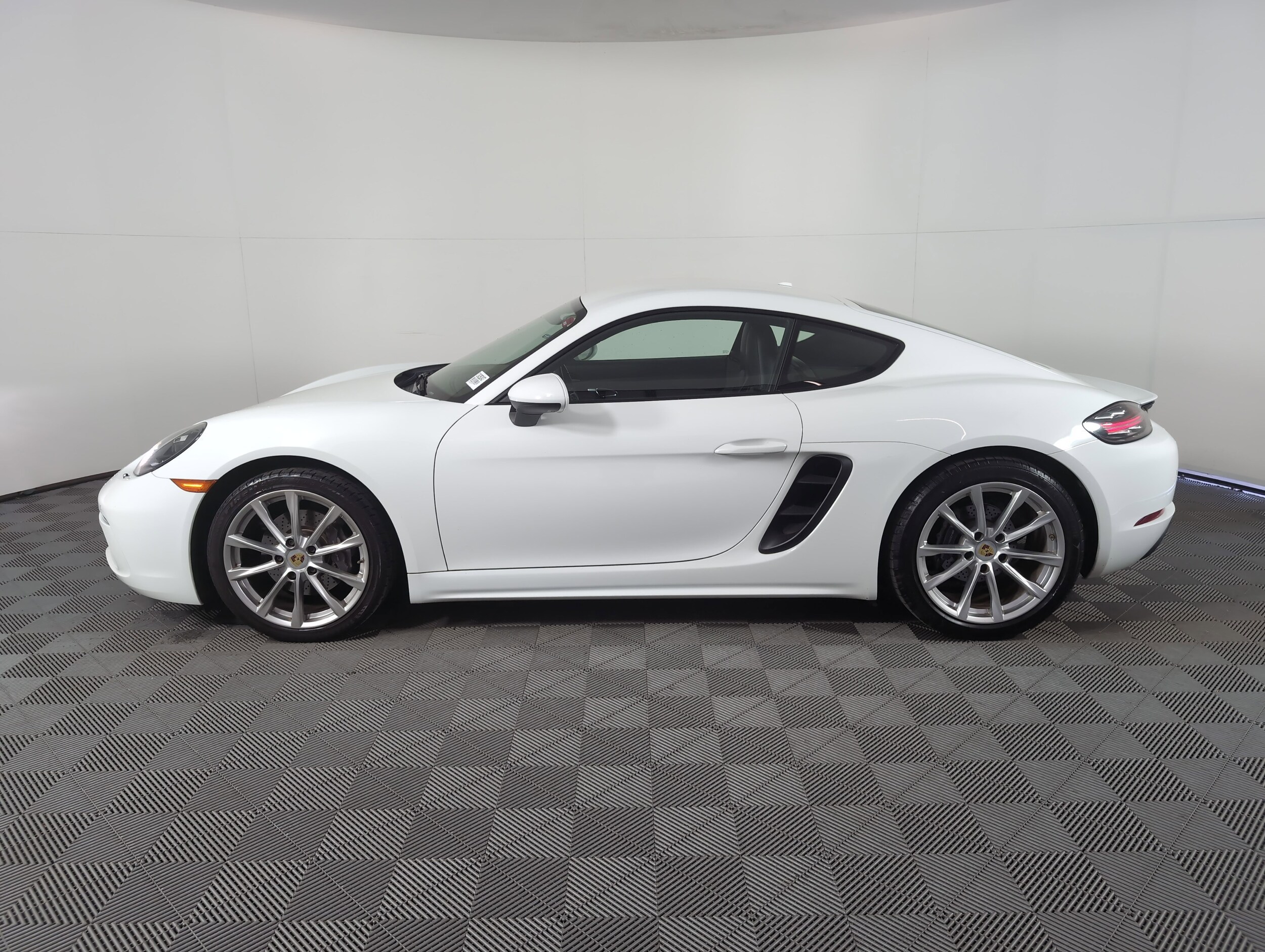 2018 Porsche Cayman photo 4