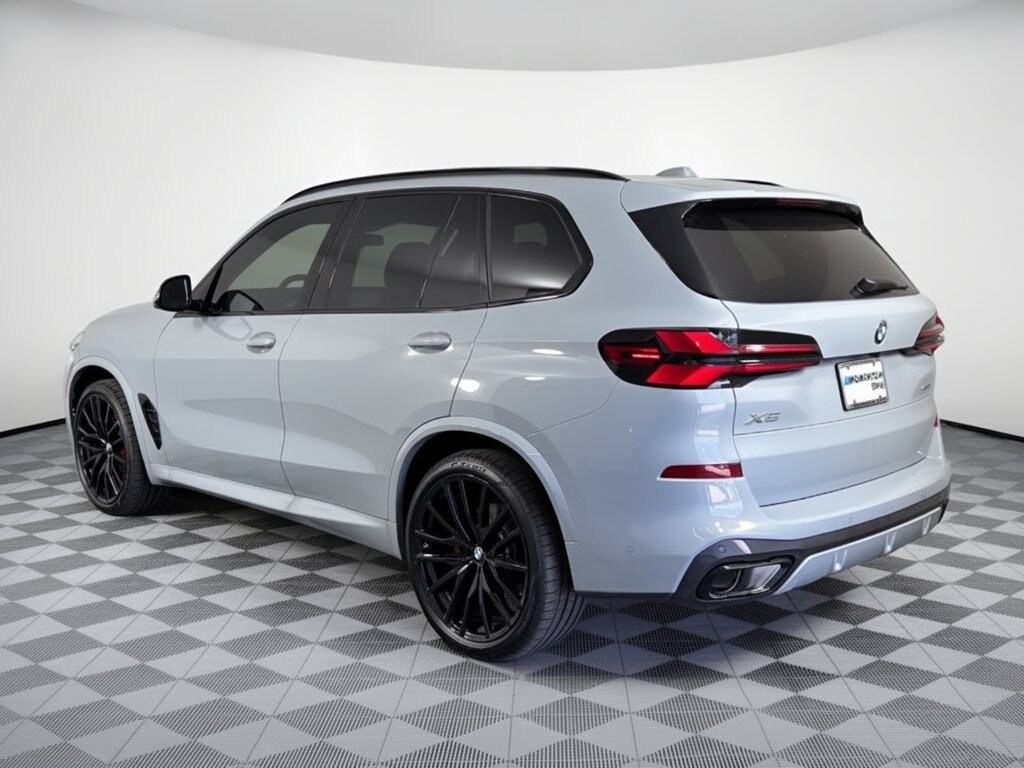 New 2026 BMW X5 sDrive40i SUV