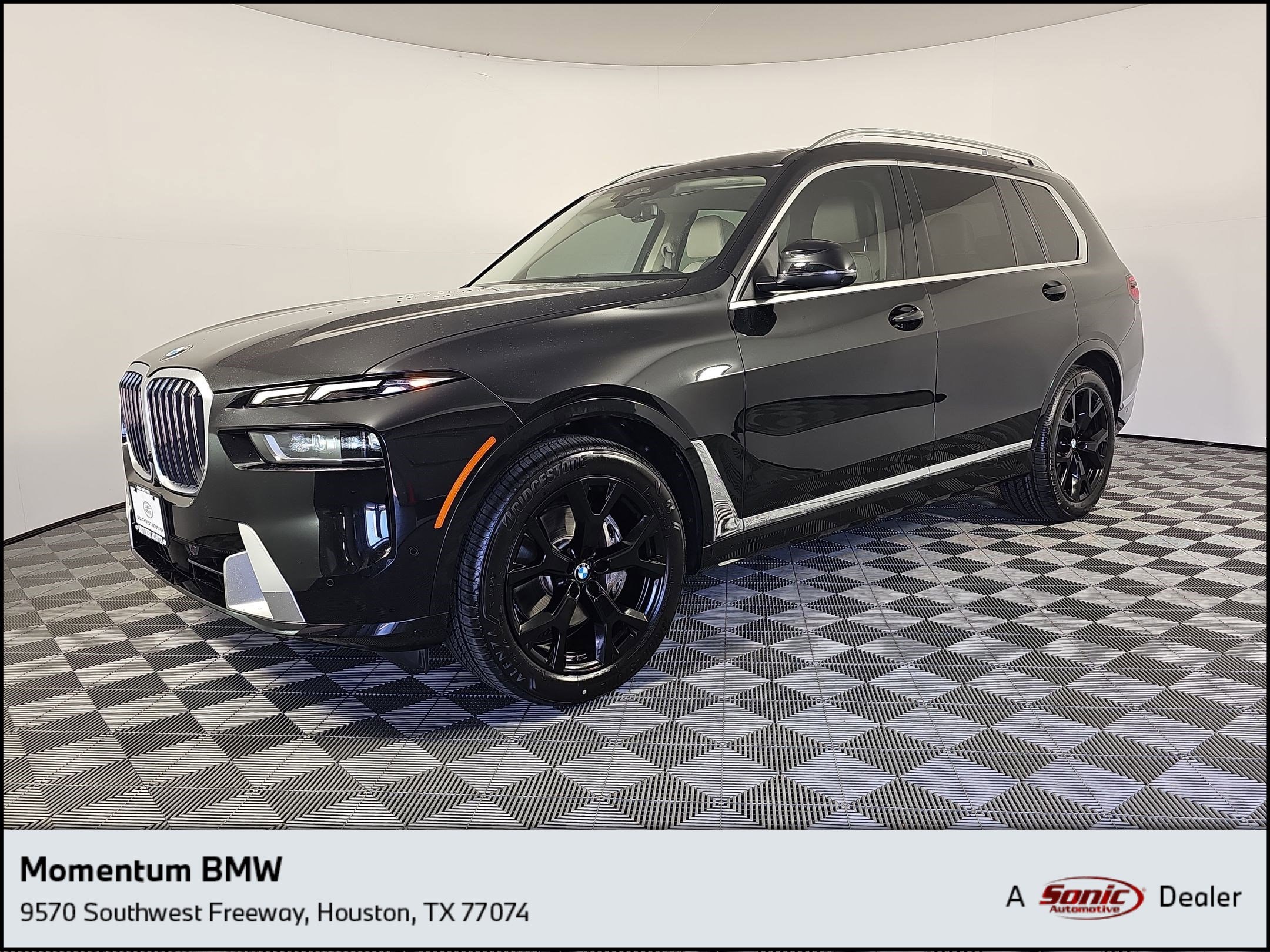 2023 BMW X7 40i's photo