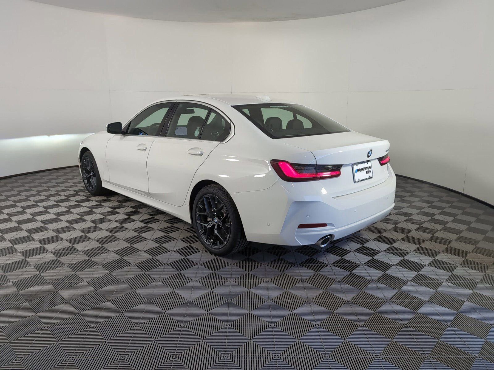 2025 Bmw 330i photo 2