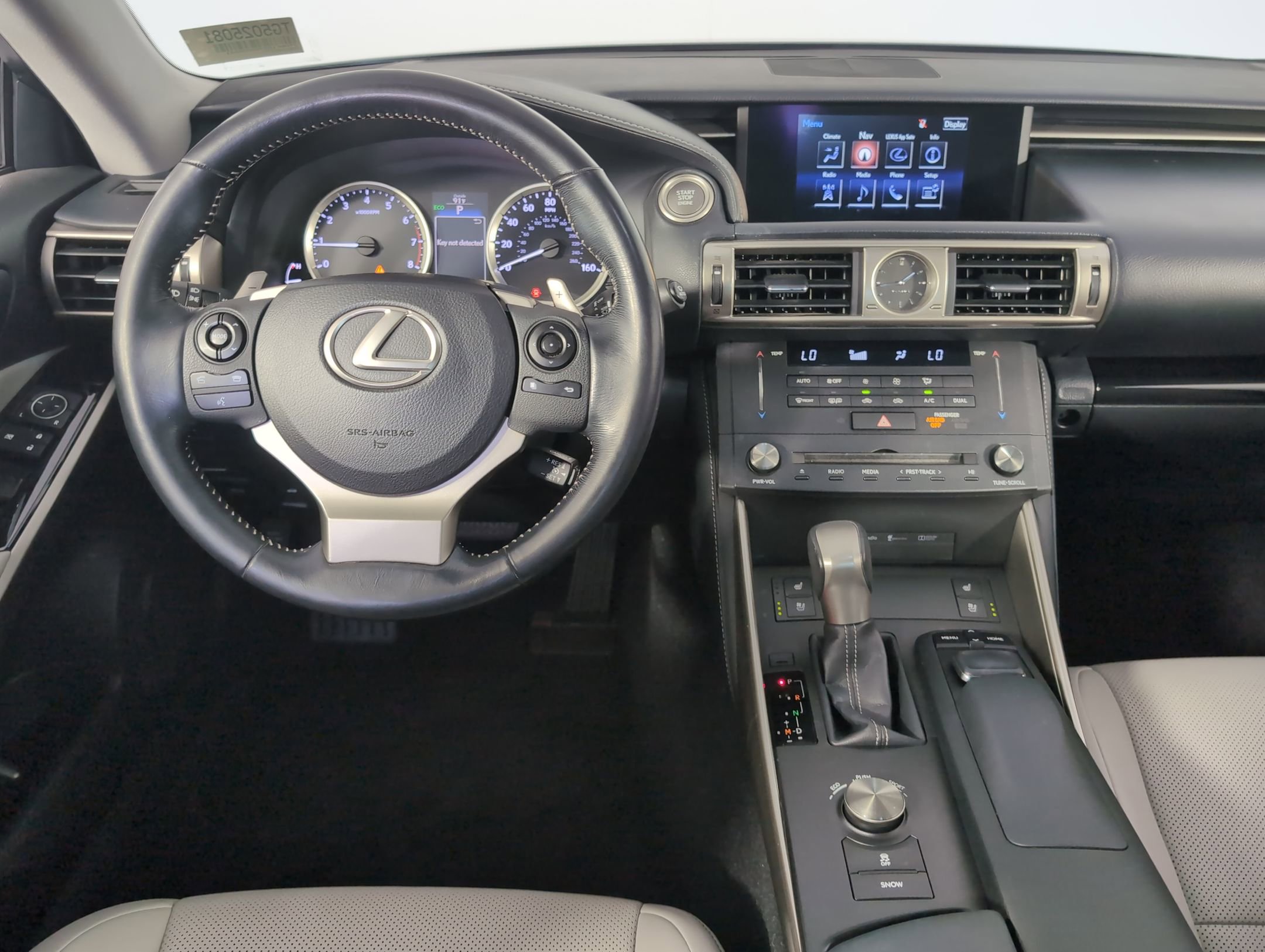 2016 Lexus IS 350 photo 4