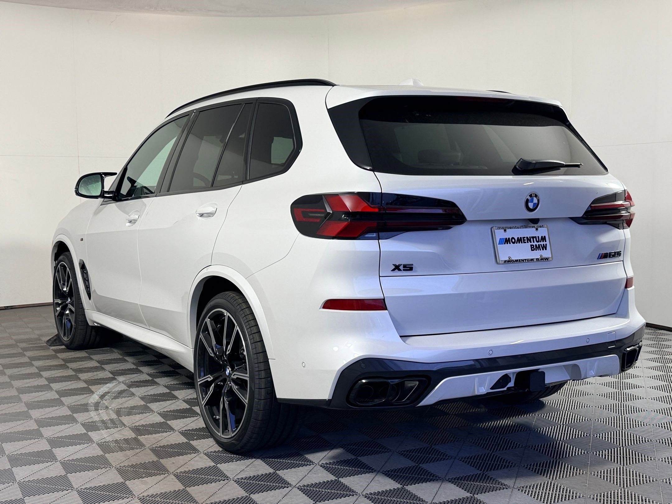 2026 Bmw X5 M60i photo 3