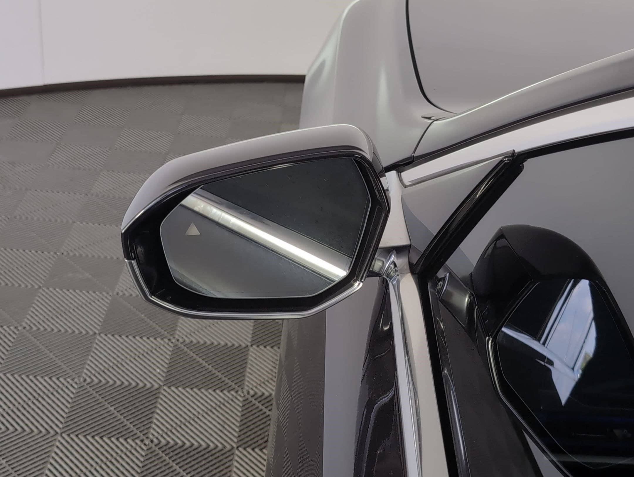 2025 BMW i7 50 - Photo 21