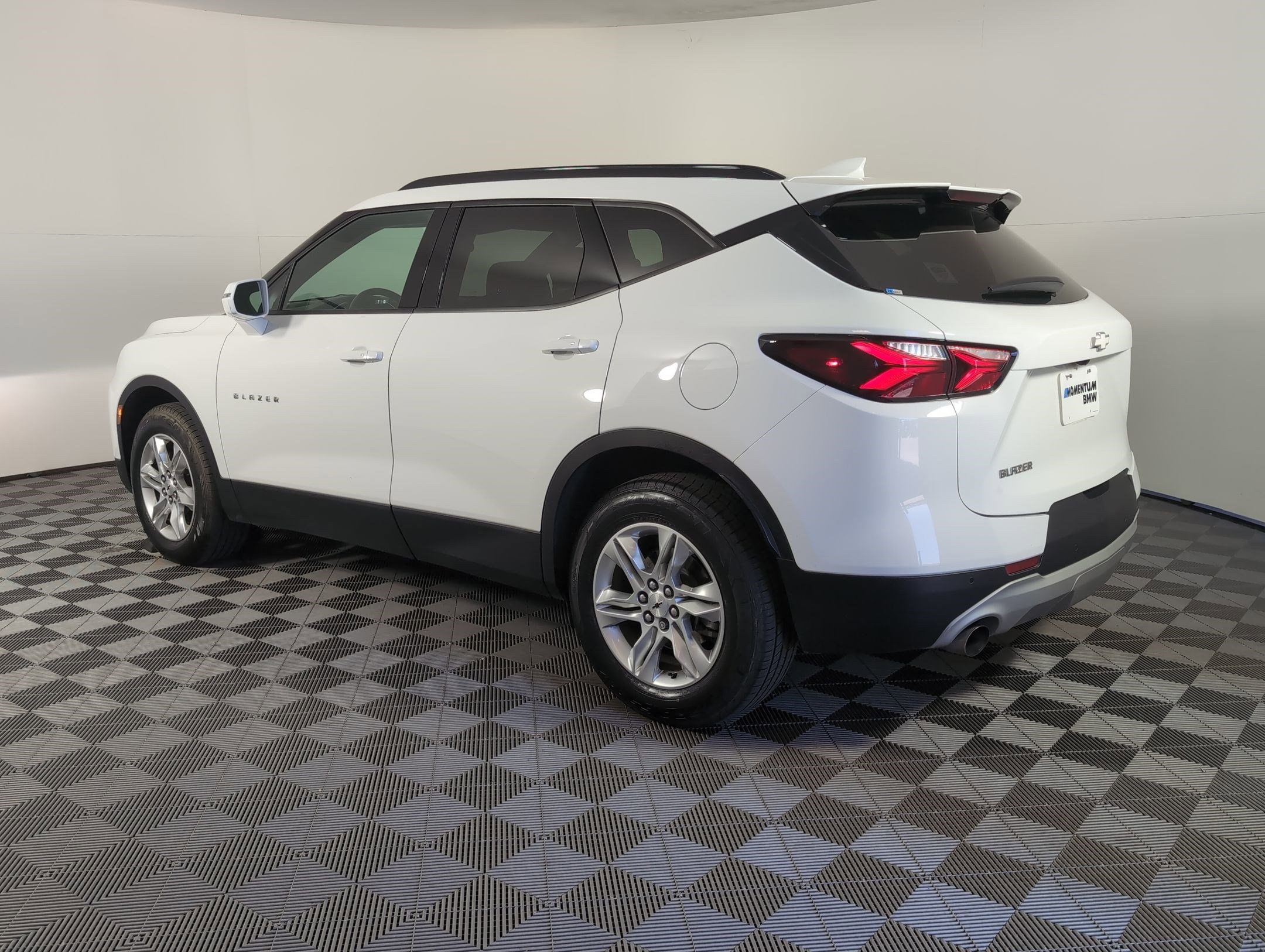 2019 Chevrolet Blazer Base 1LT photo 2