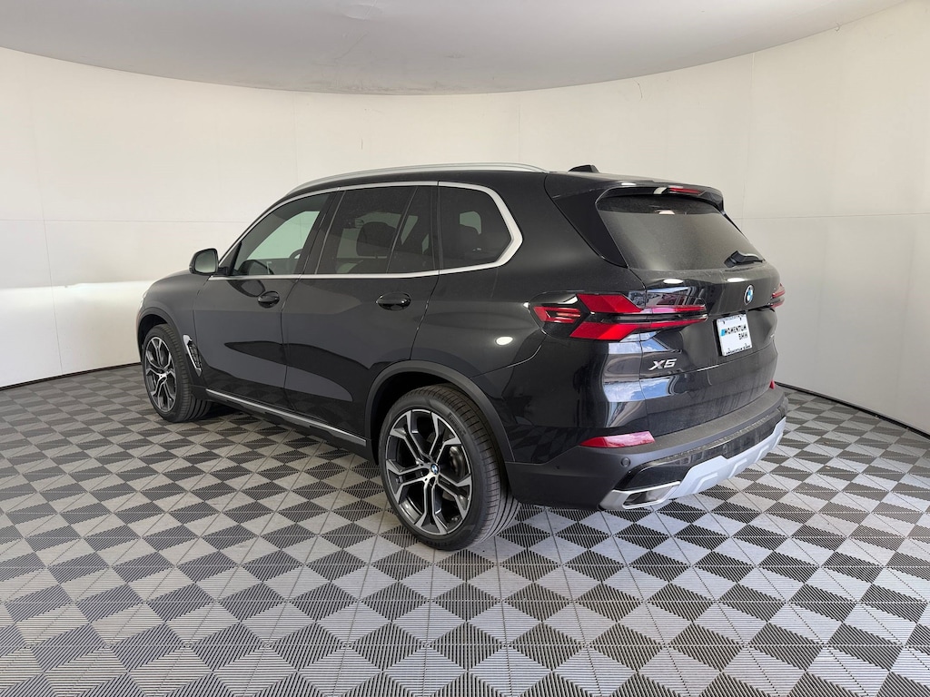 New 2026 BMW X5 sDrive40i SUV