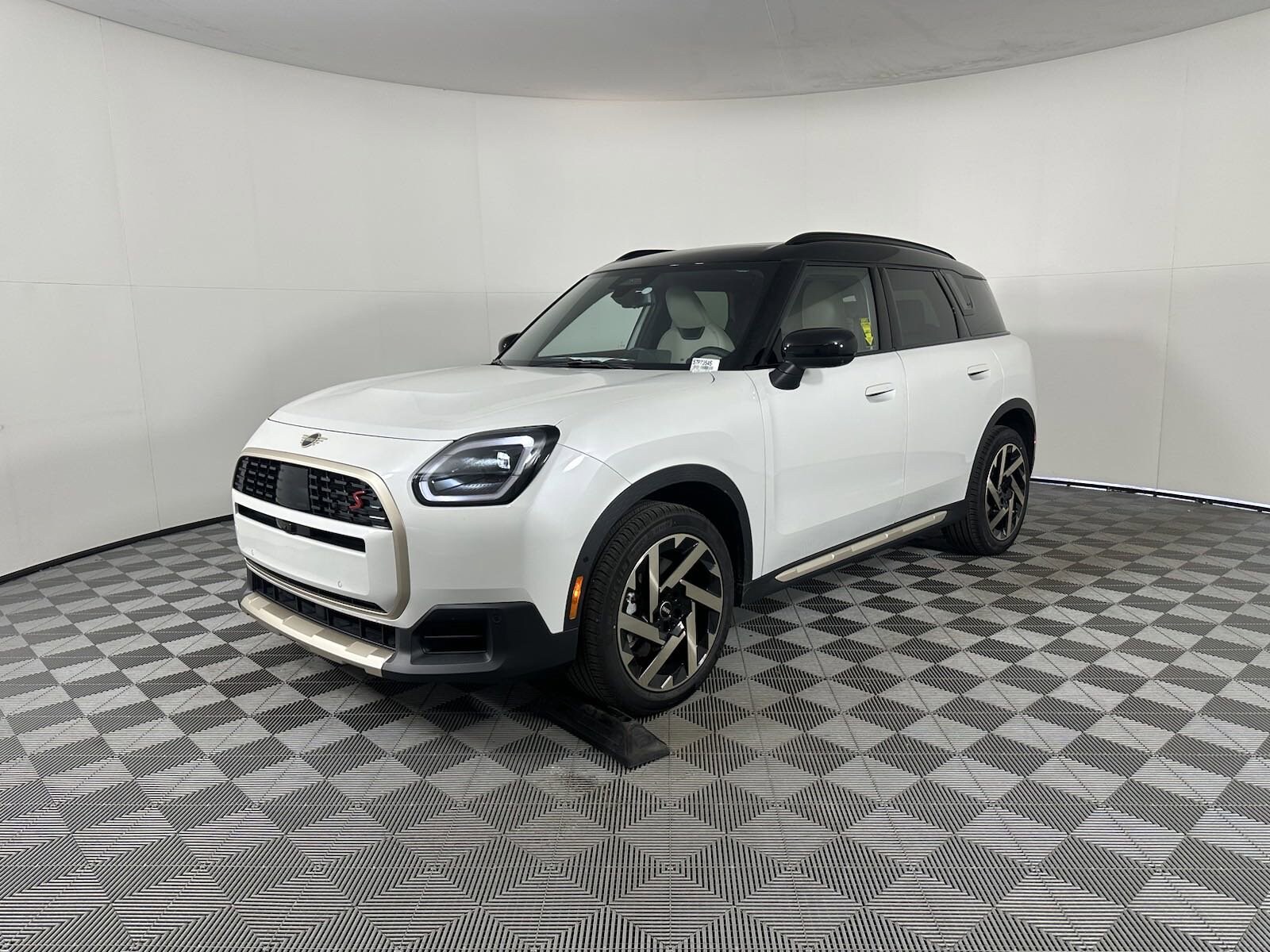 2025 Mini Countryman S photo 2