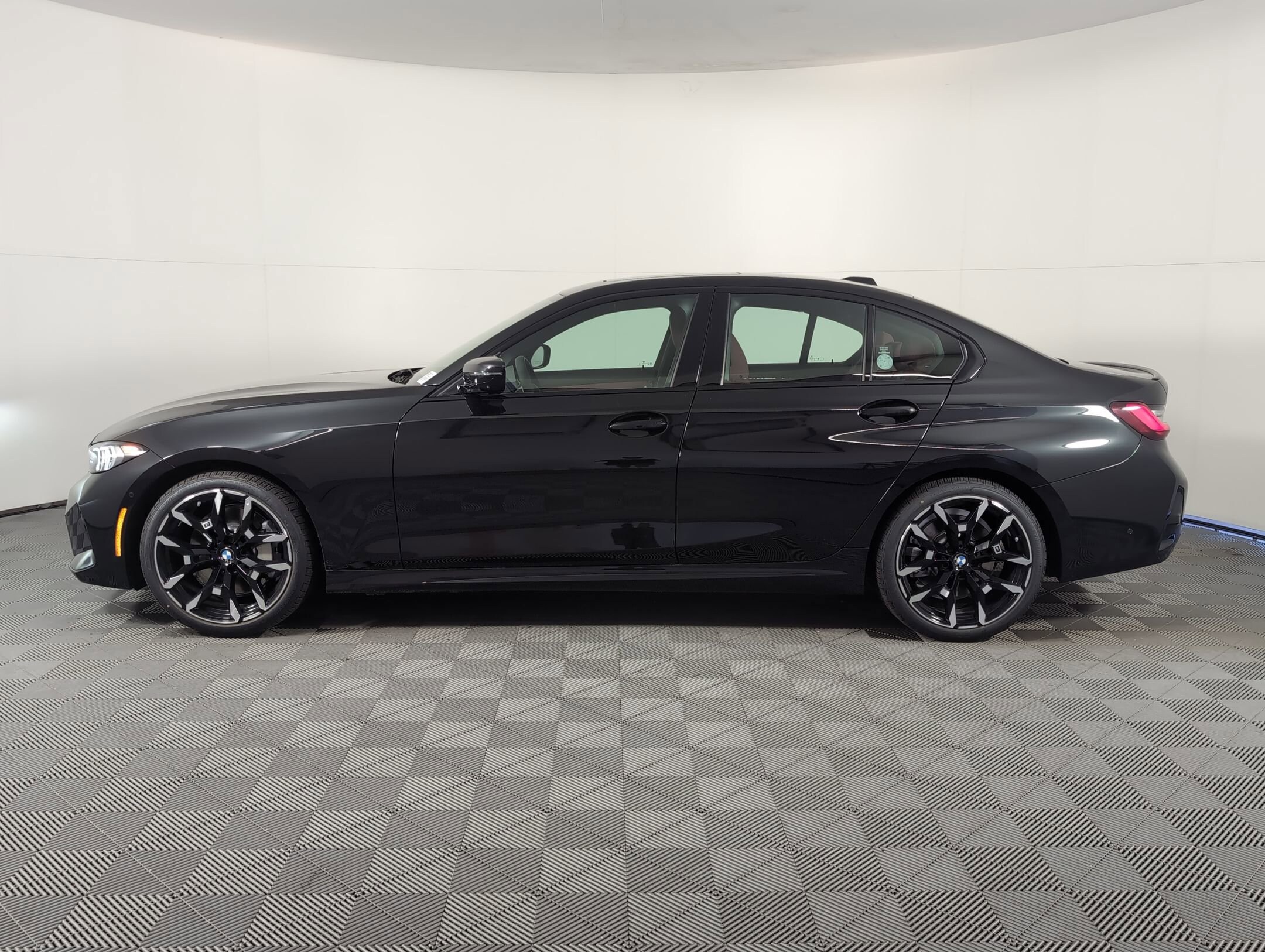 2026 Bmw 330i Sedan photo 2