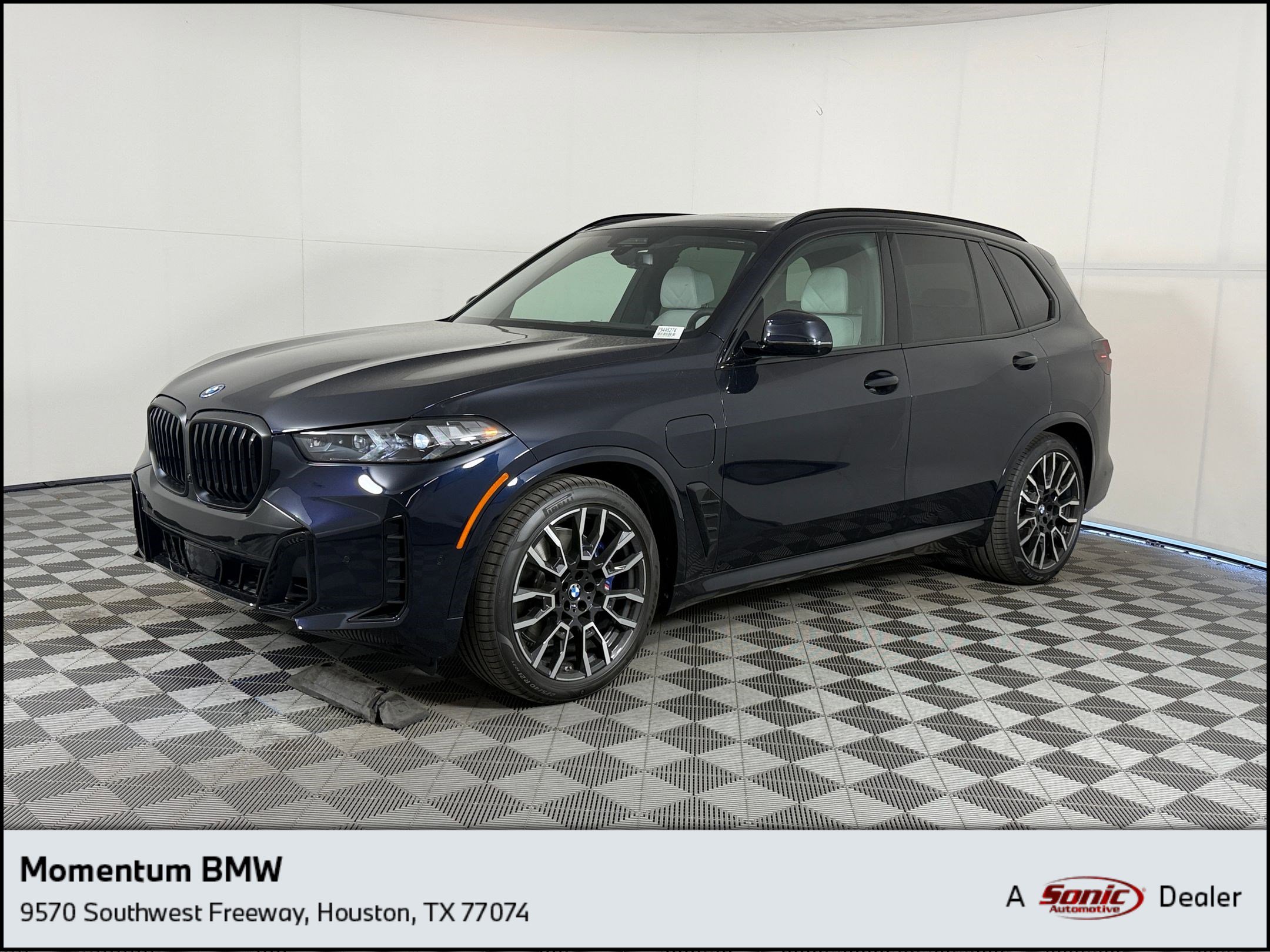 2026 BMW X5 xDrive50e's photo