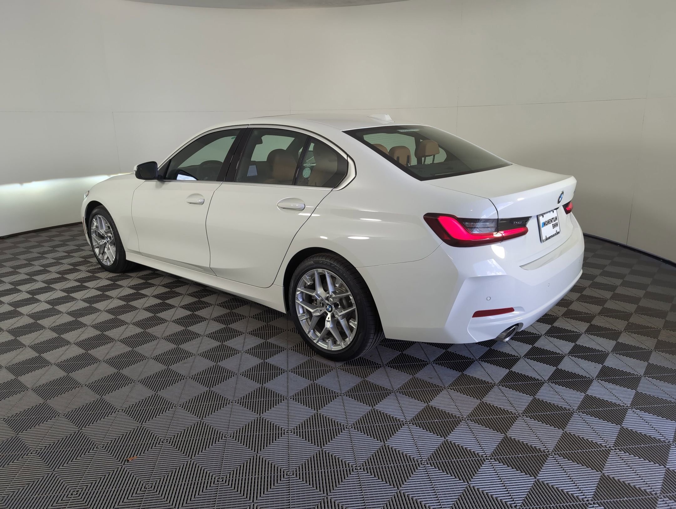 2025 Bmw 330i photo 2