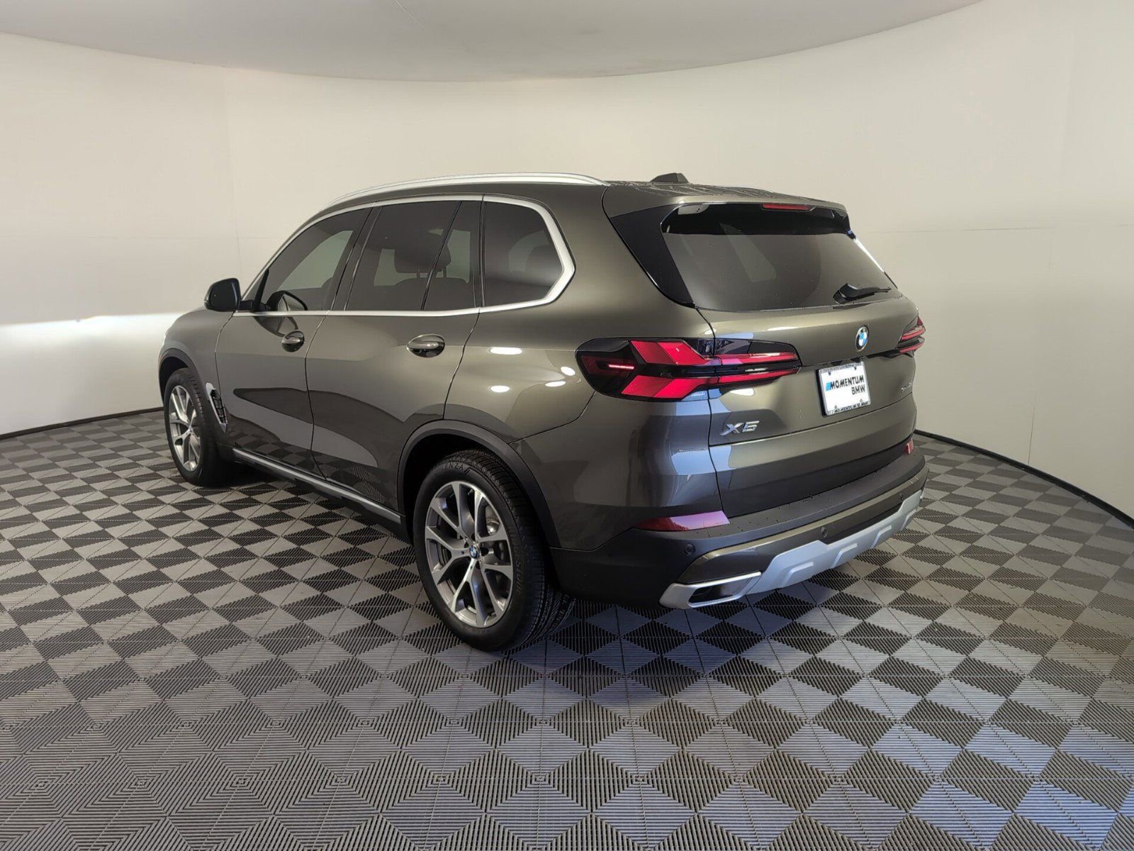 2025 Bmw X5 xDrive40i photo 2