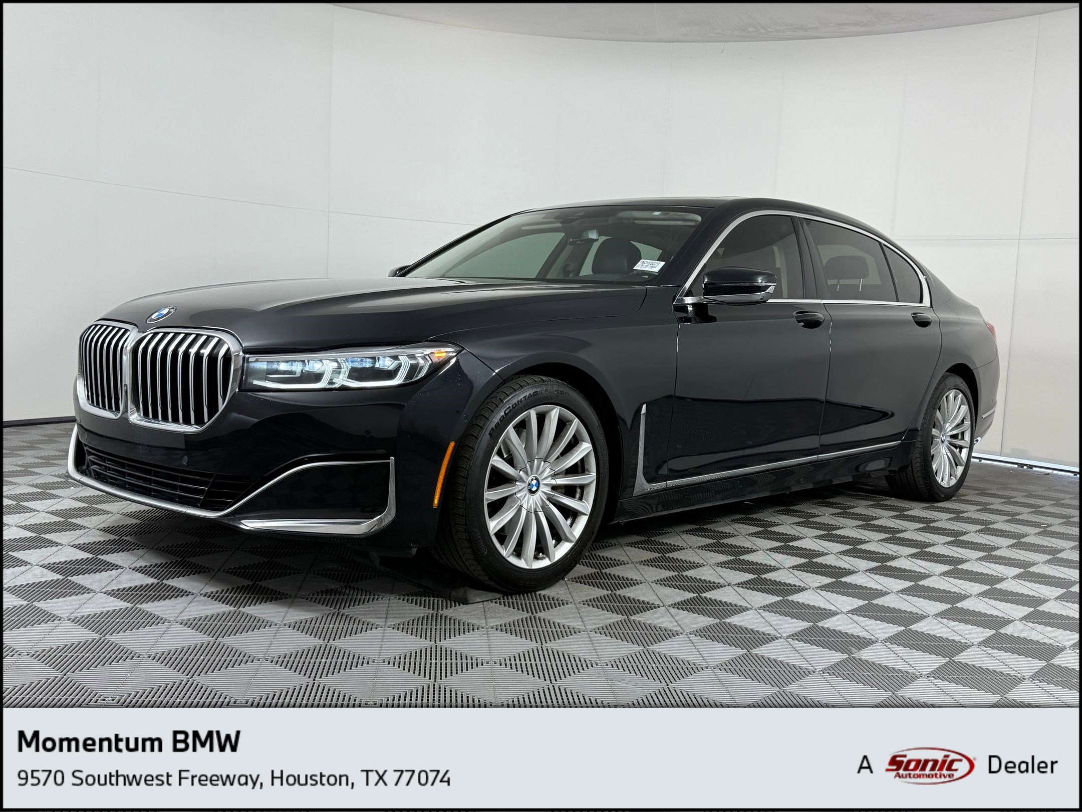 2022 BMW 7 Series 740i's photo