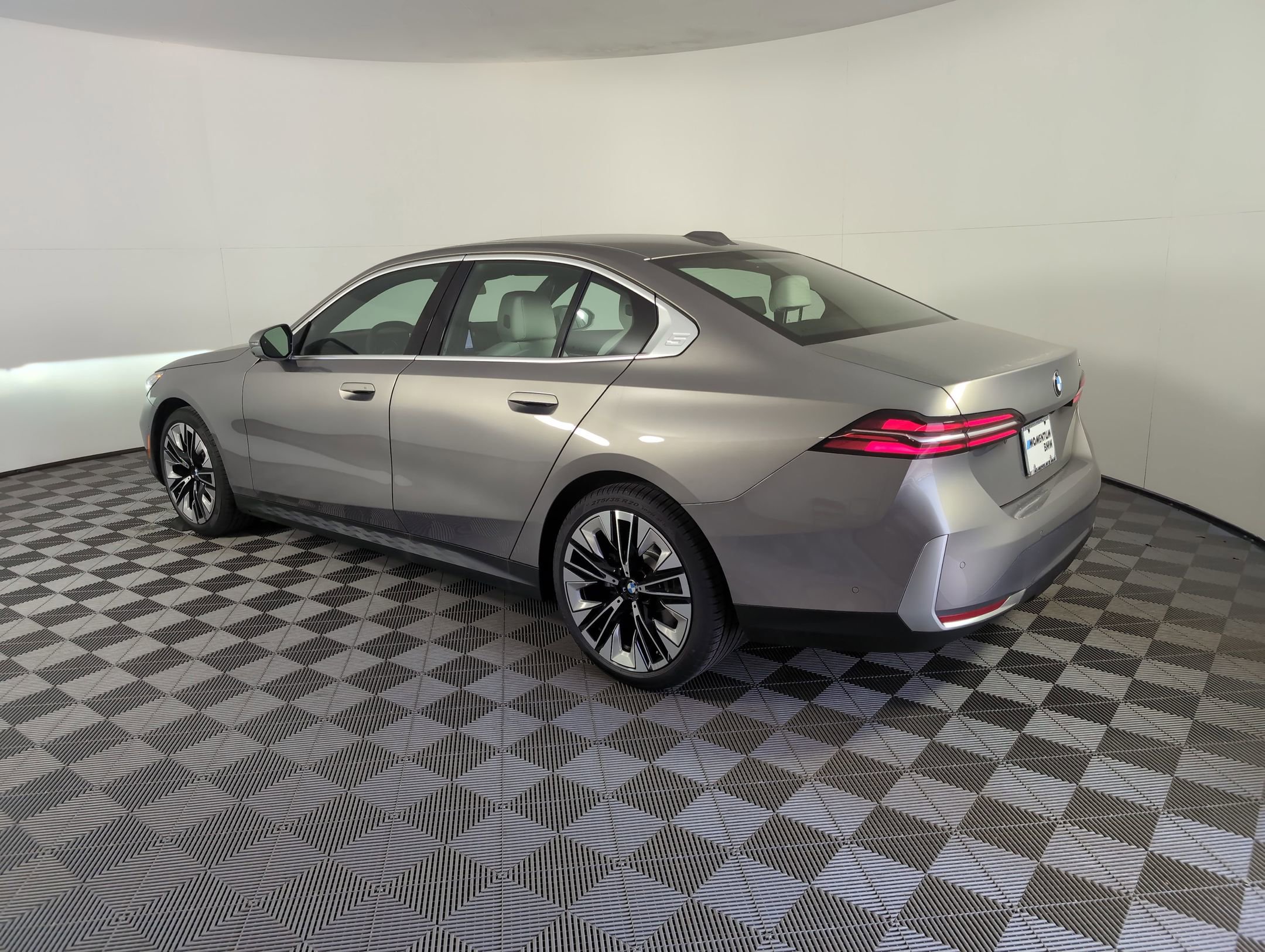 2026 Bmw 530i Sedan 5 photo 3