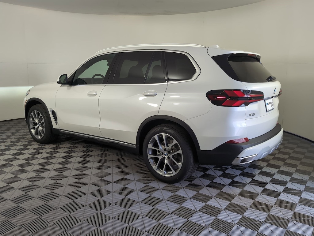 New 2026 BMW X5 sDrive40i SUV