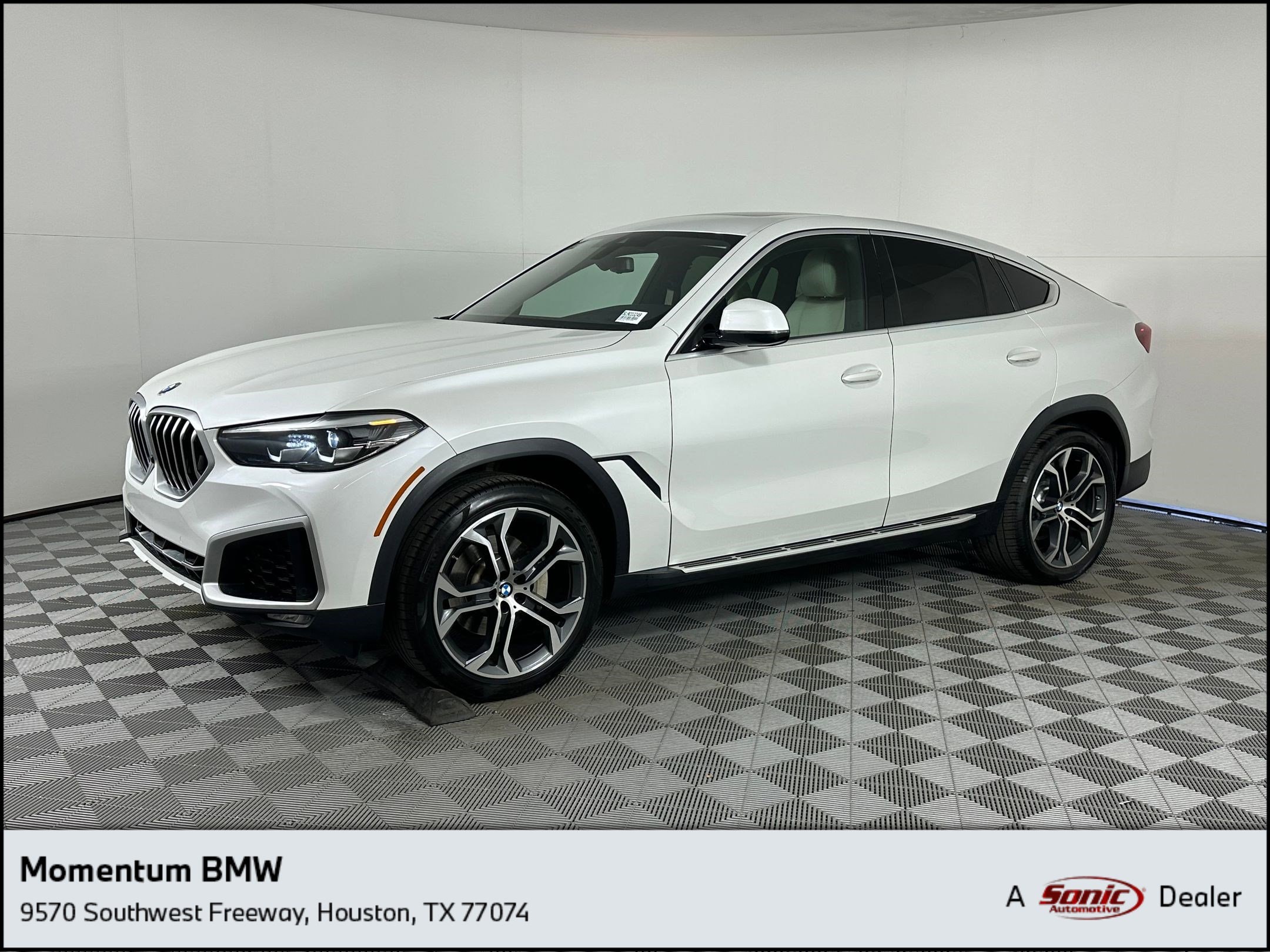 2020 BMW X6 40i's photo