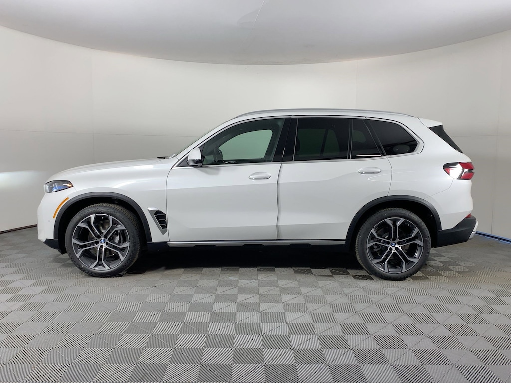 New 2026 BMW X5 sDrive40i SUV