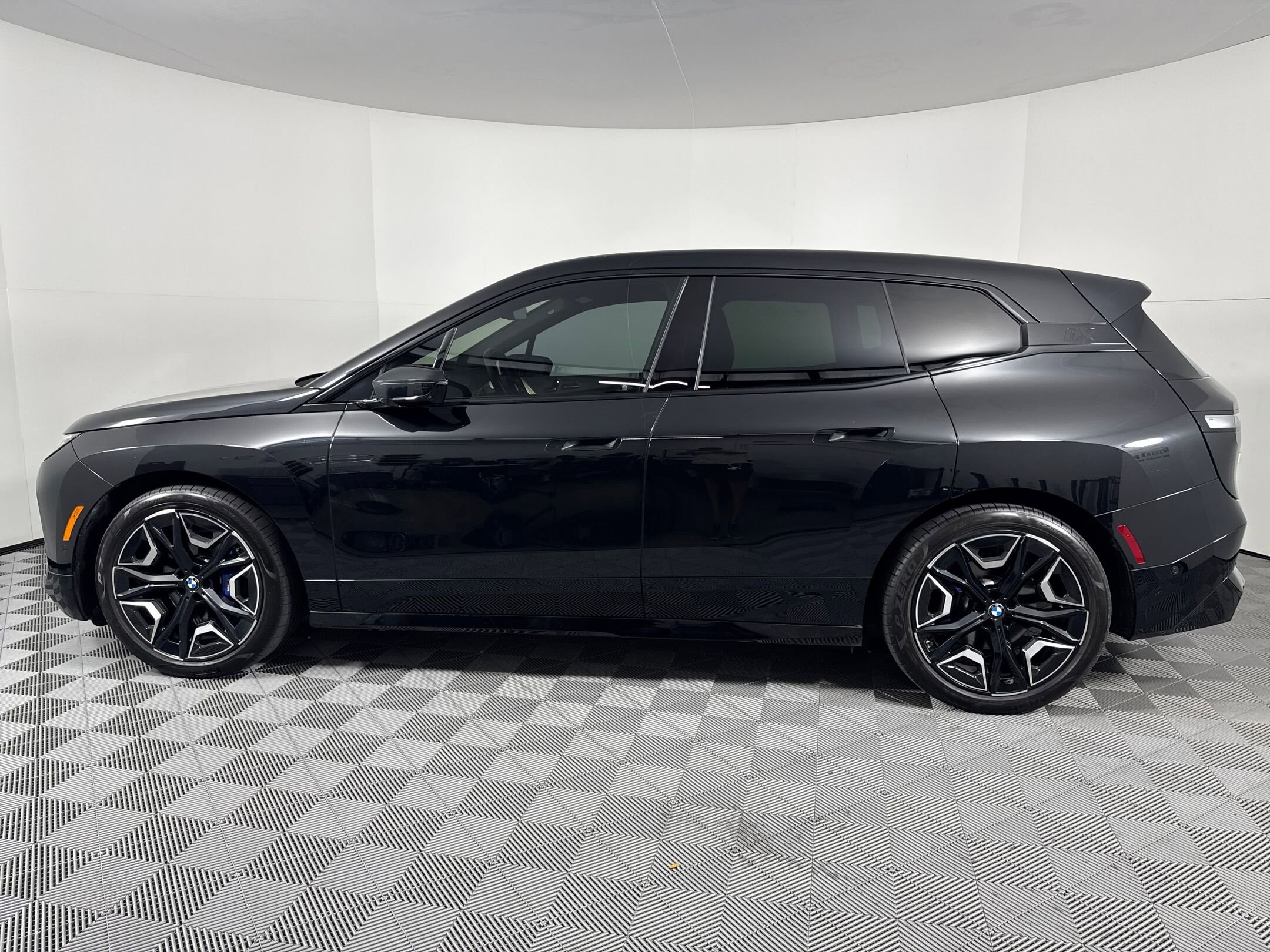 2024 Bmw iX photo 2