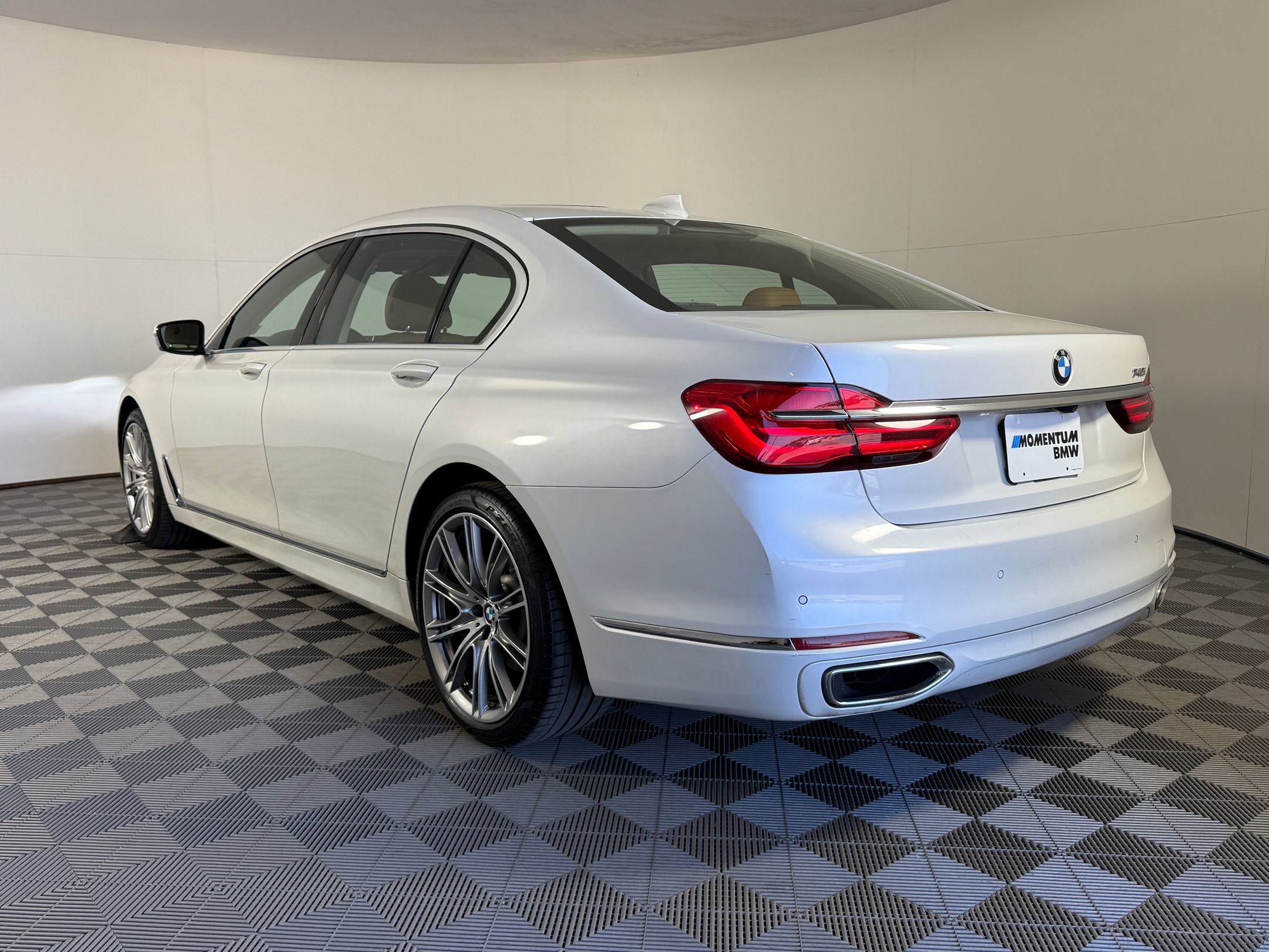 2019 Bmw 740i Sedan photo 3
