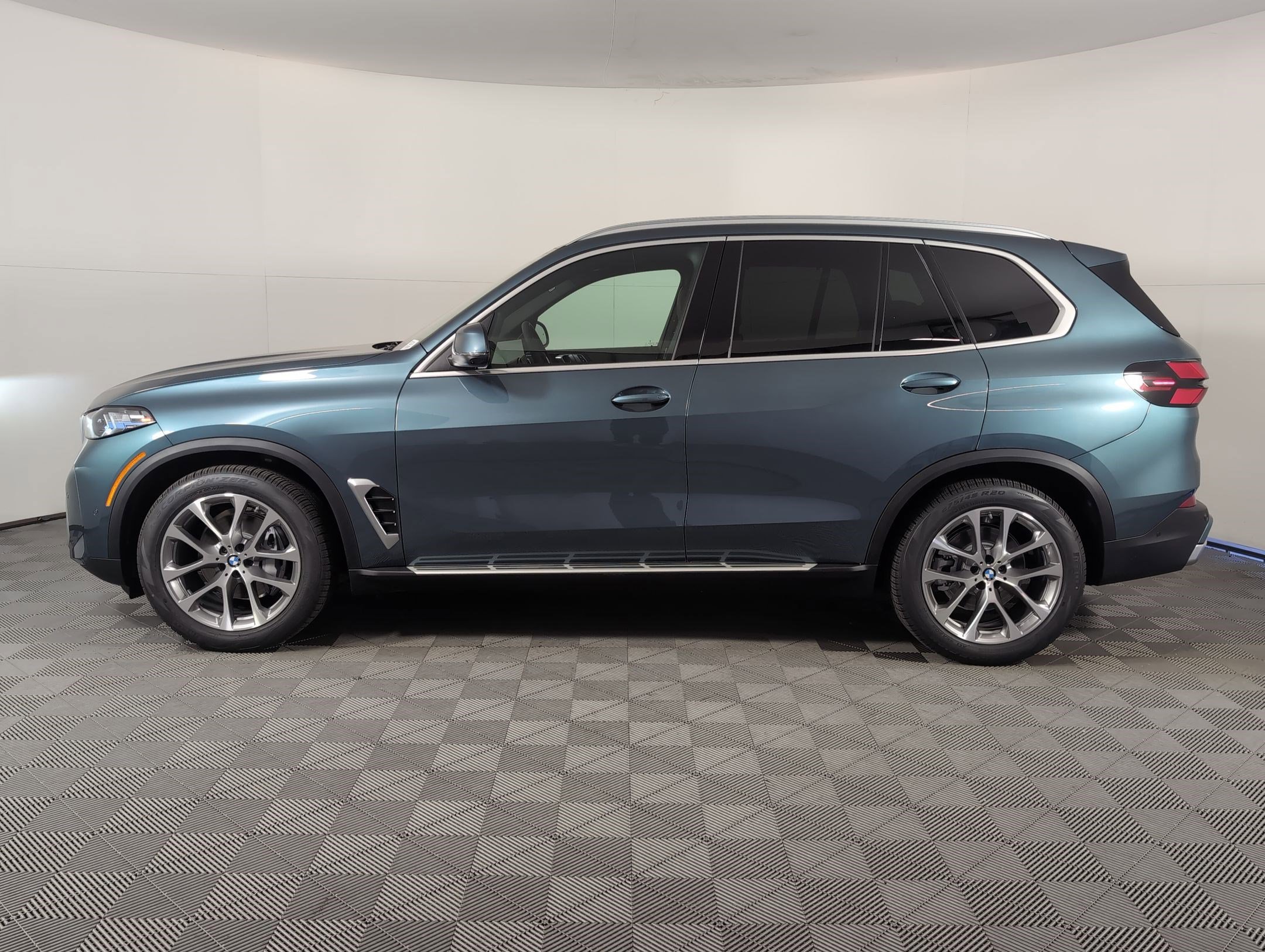 2026 Bmw X5 xDrive40i photo 2