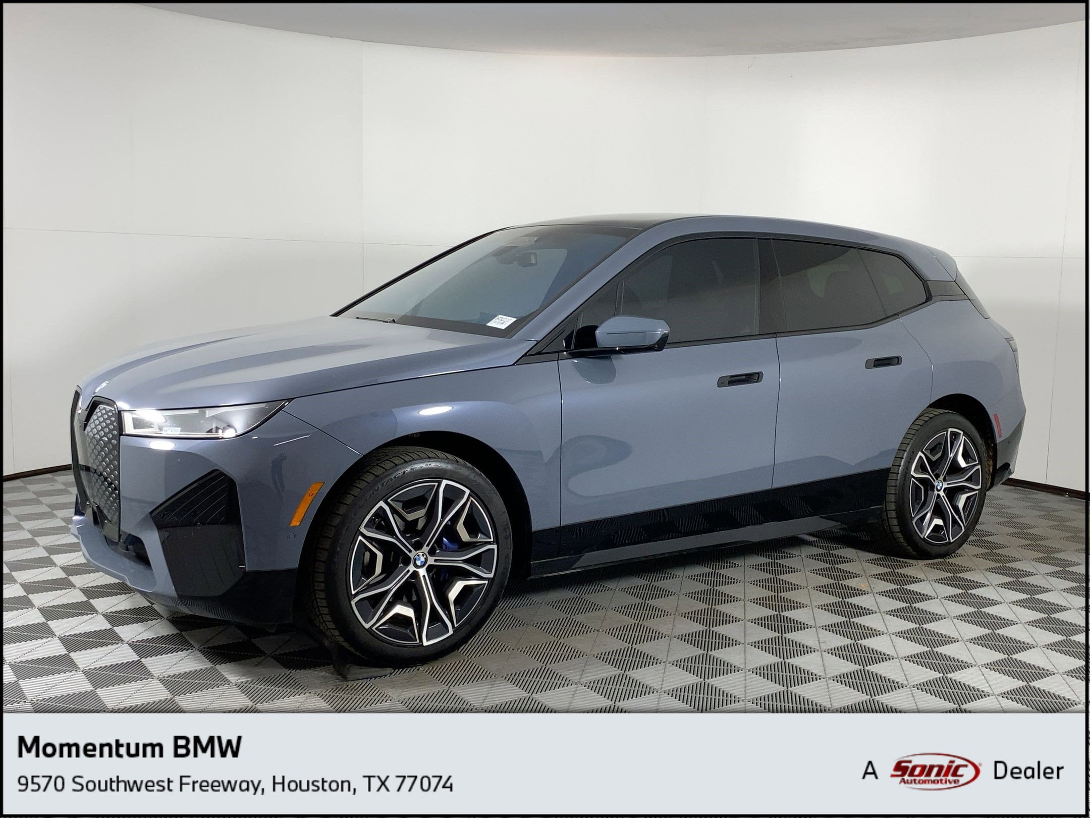 2024 BMW iX Base's photo