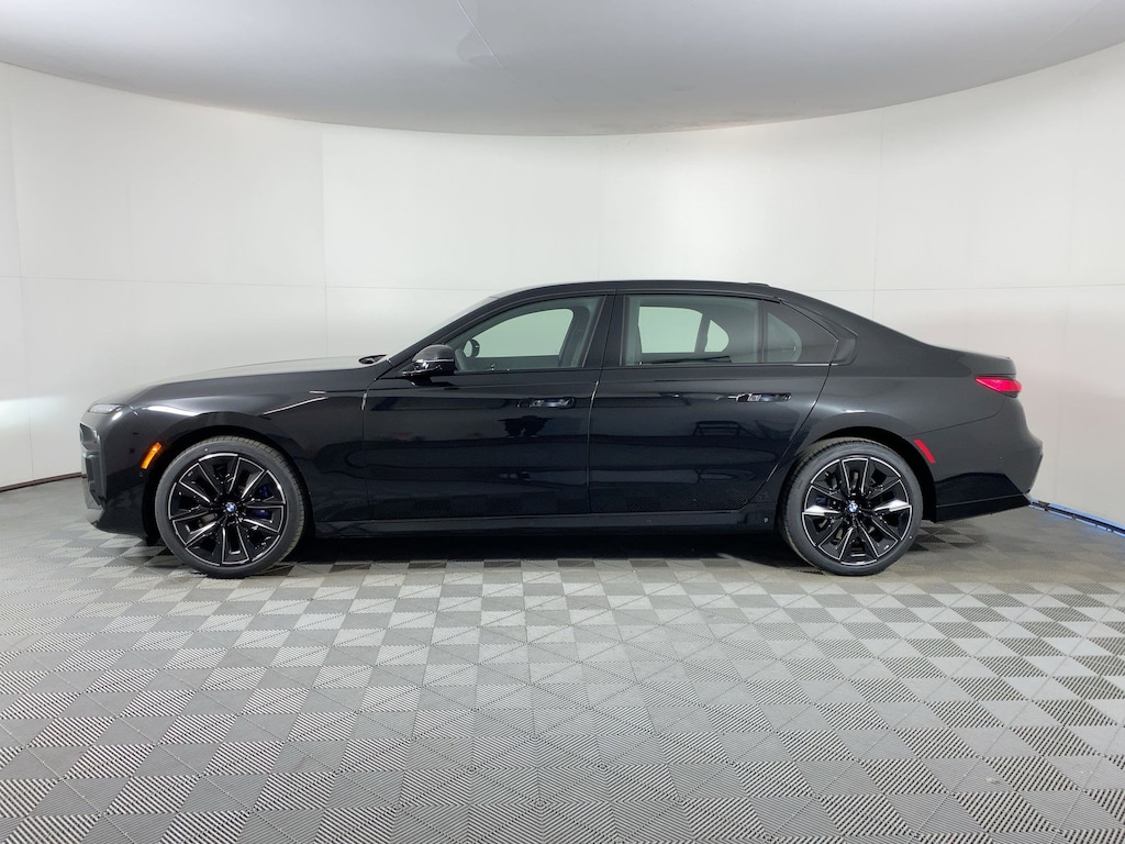 New 2026 BMW 740i xDrive Sedan