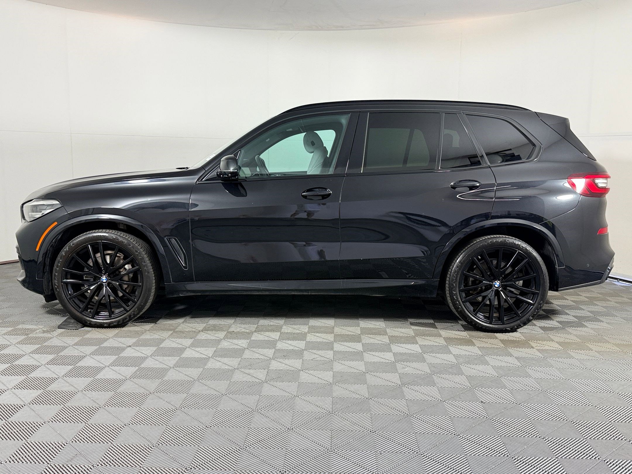 2023 Bmw X5 xDrive40i photo 2