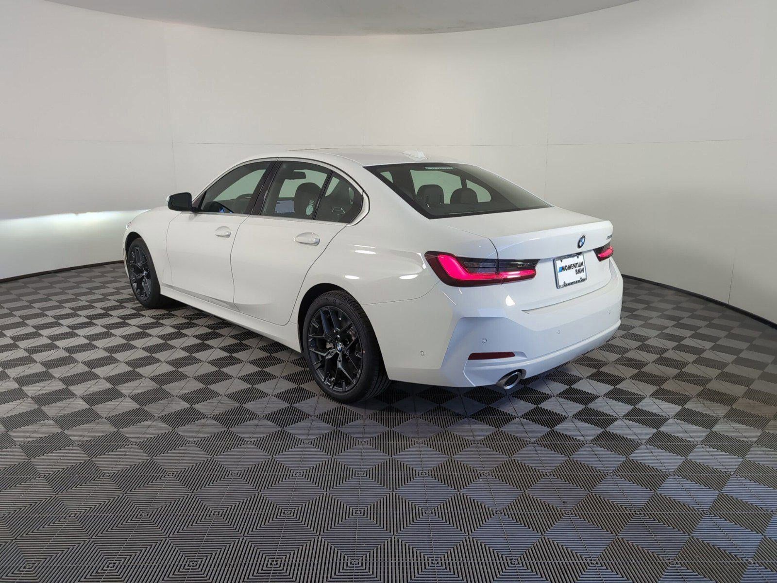 2025 Bmw 330i photo 3