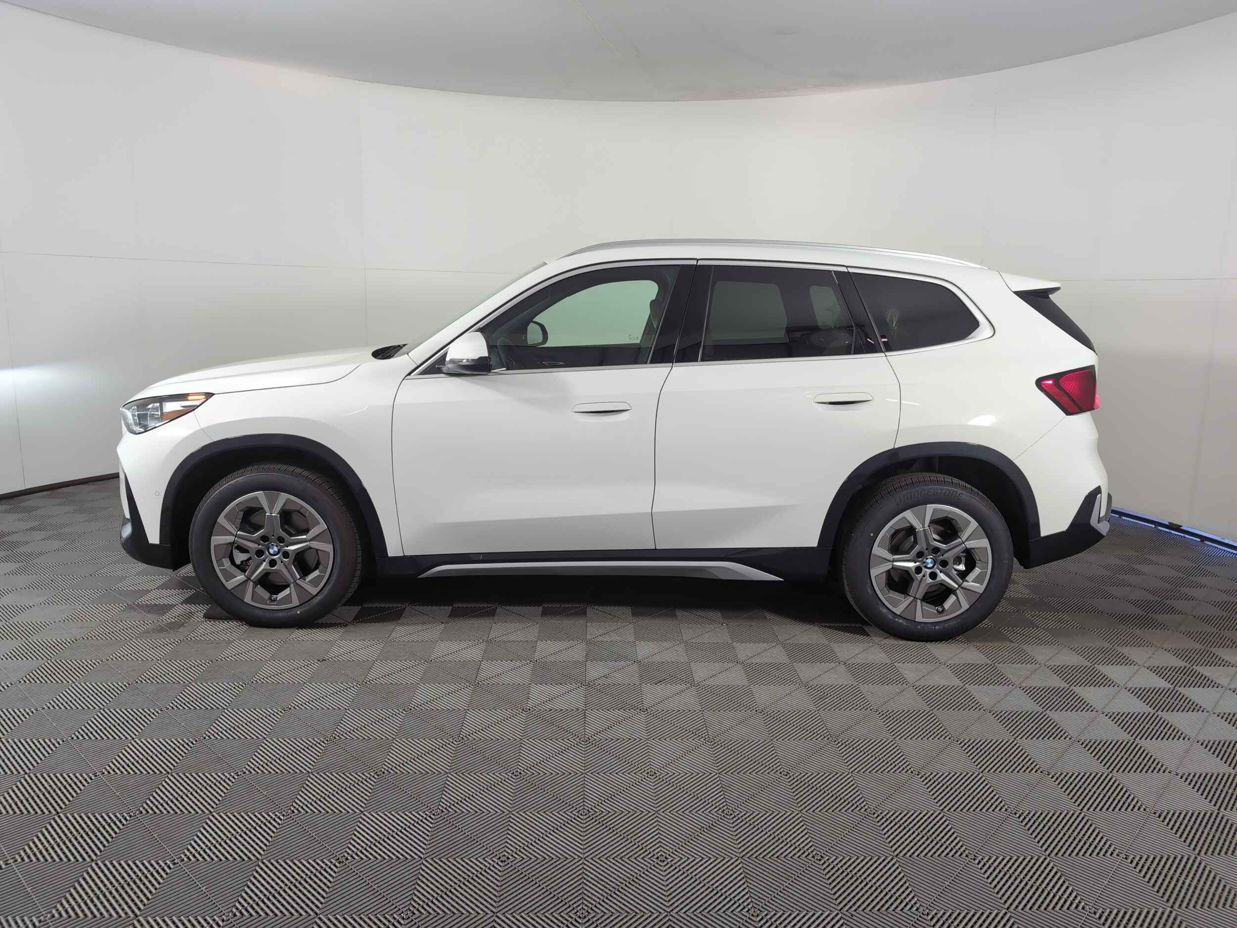 2025 Bmw X1 XDrive28i photo 4