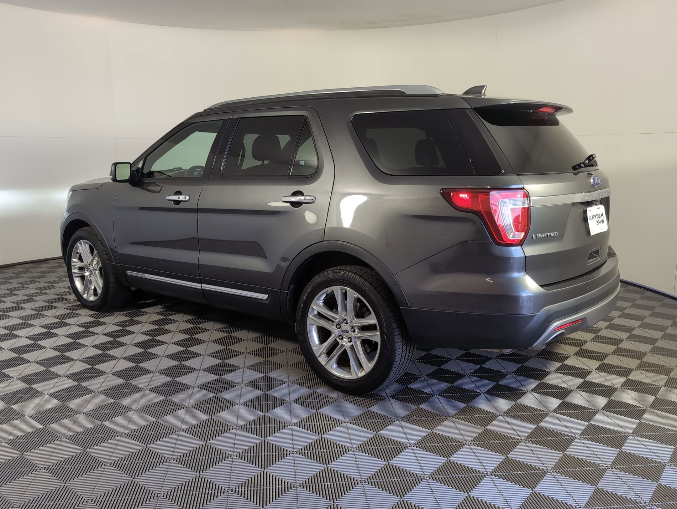 2017 Ford Explorer Limited photo 3