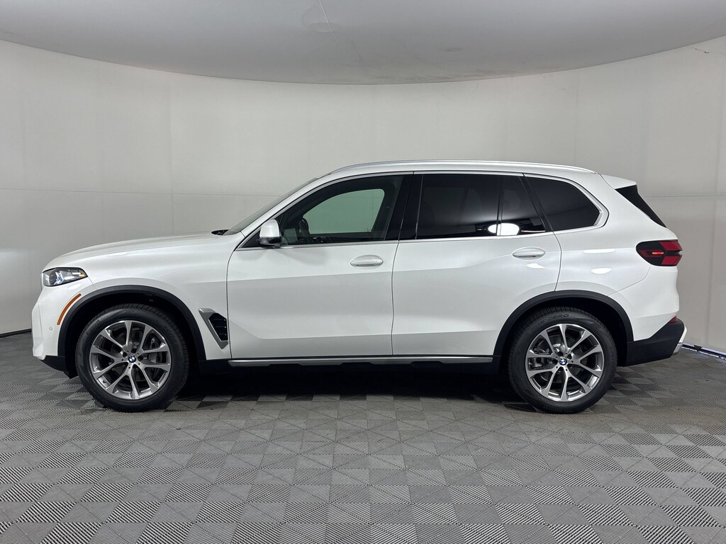 New 2026 BMW X5 sDrive40i SUV