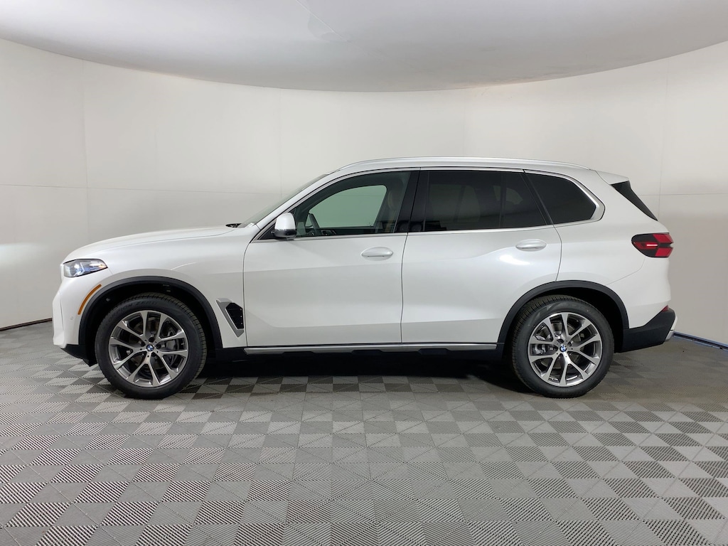 New 2026 BMW X5 sDrive40i SUV