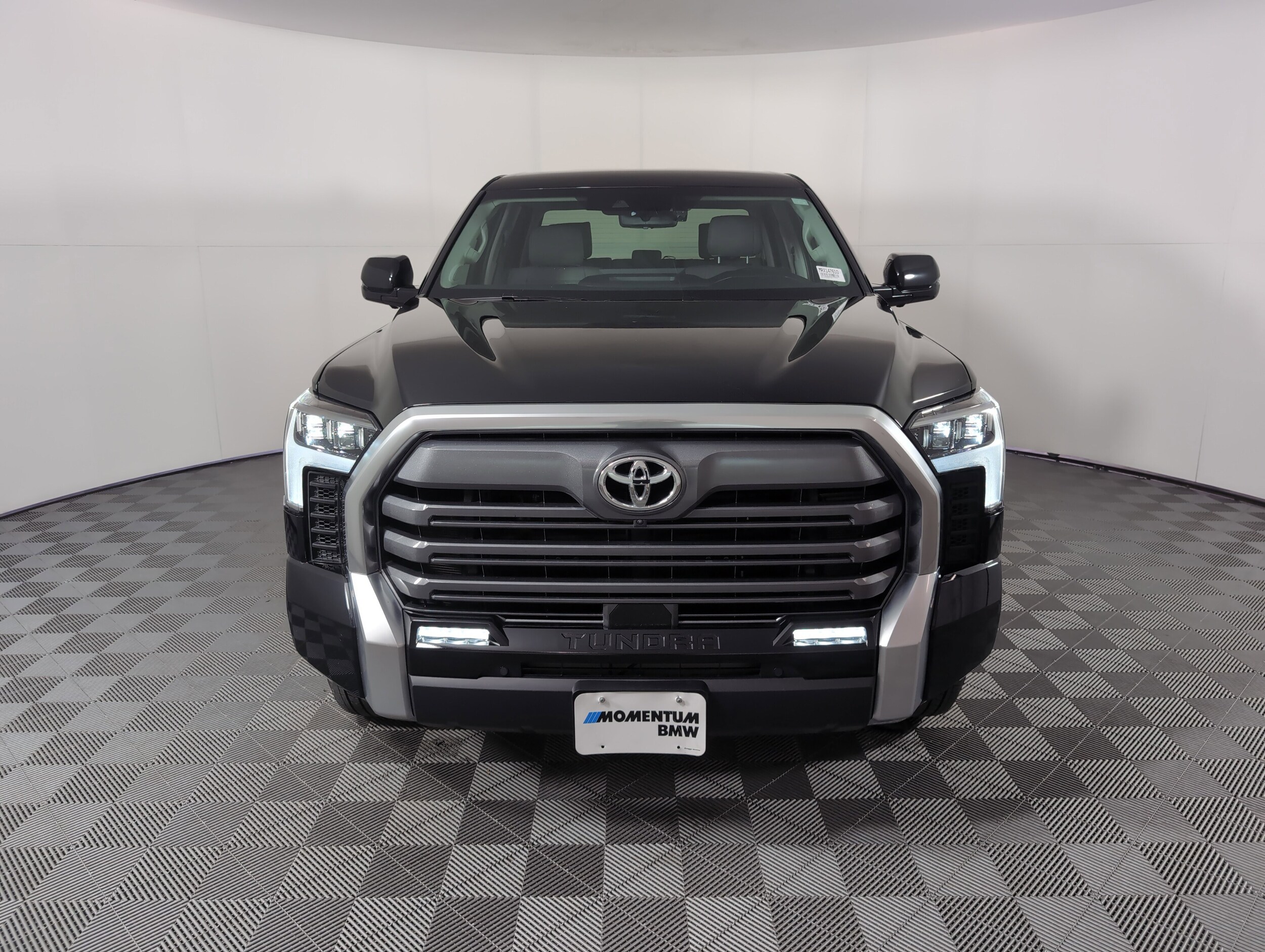 2024 Toyota Tundra Limited CrewMax photo 2