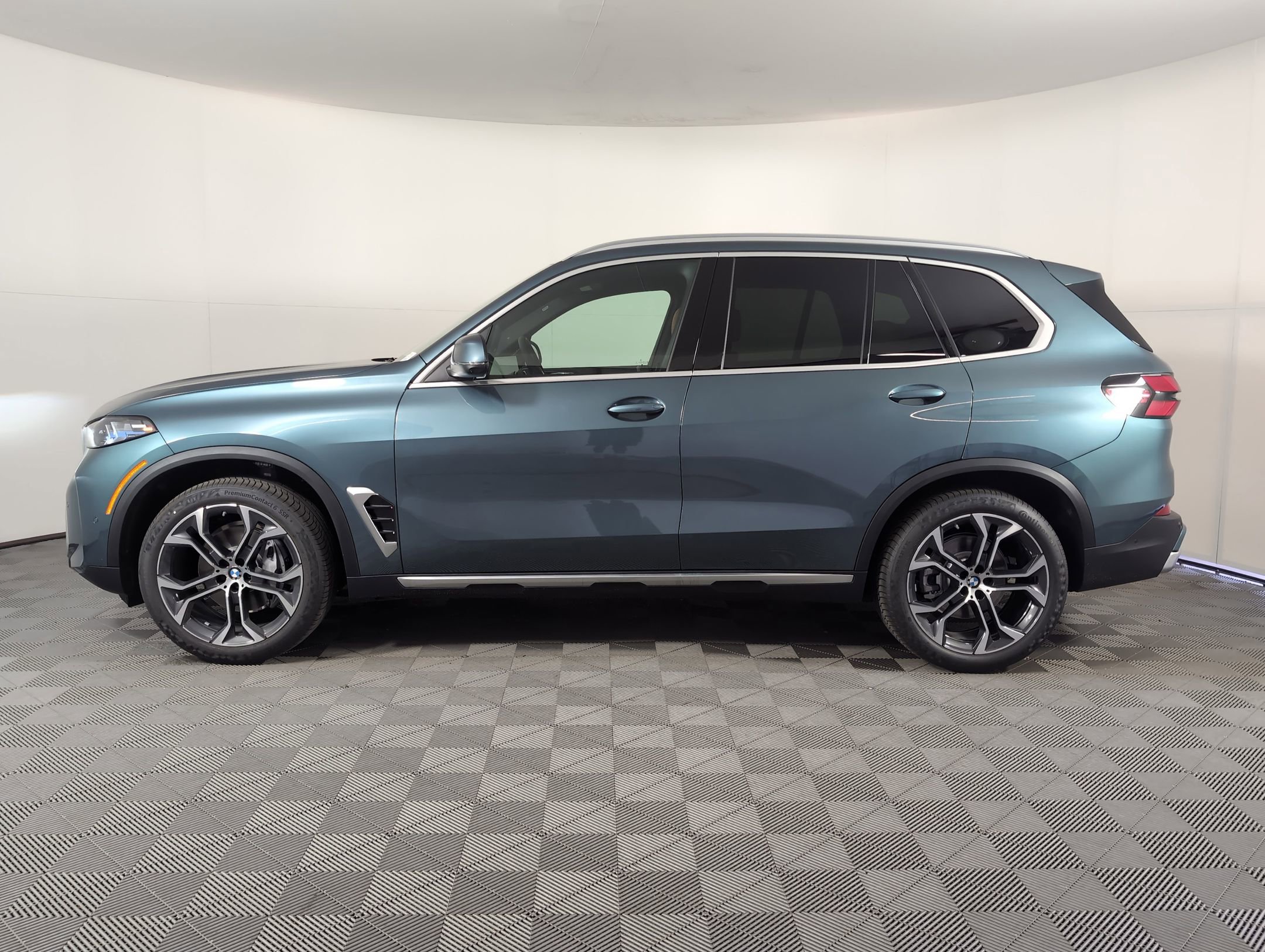 2026 Bmw X5 sDrive40i photo 2