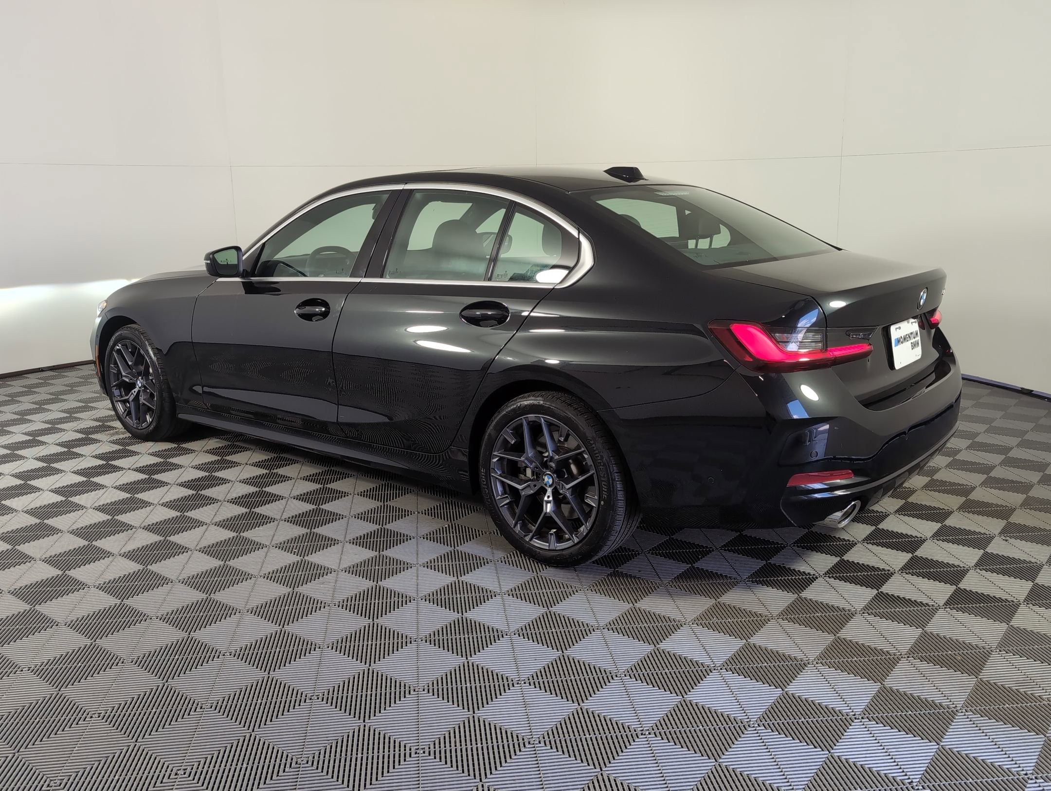 2025 Bmw 330i photo 3
