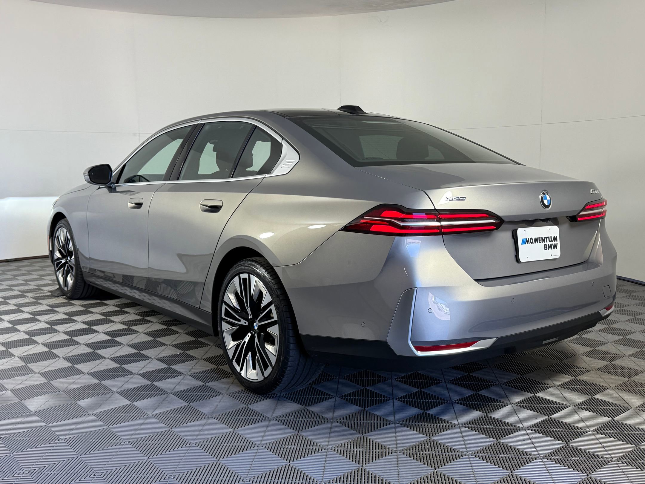 2025 Bmw 540i xDrive Sedan photo 3
