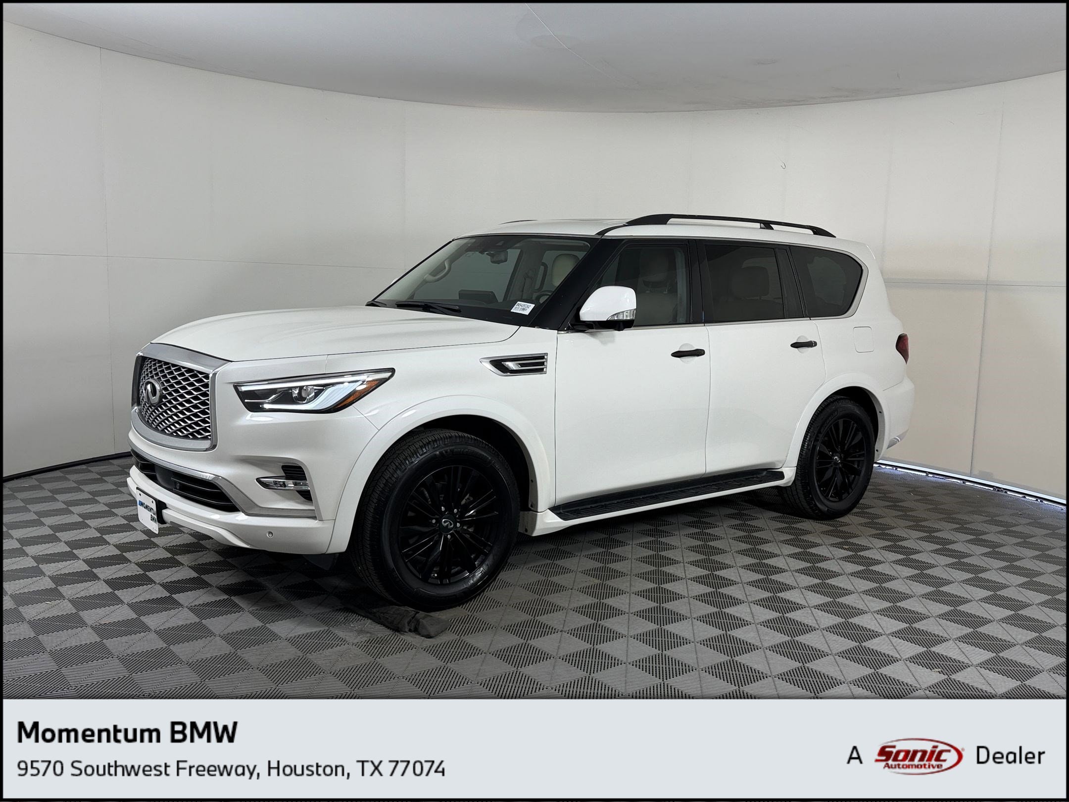 2022 INFINITI QX80's photo