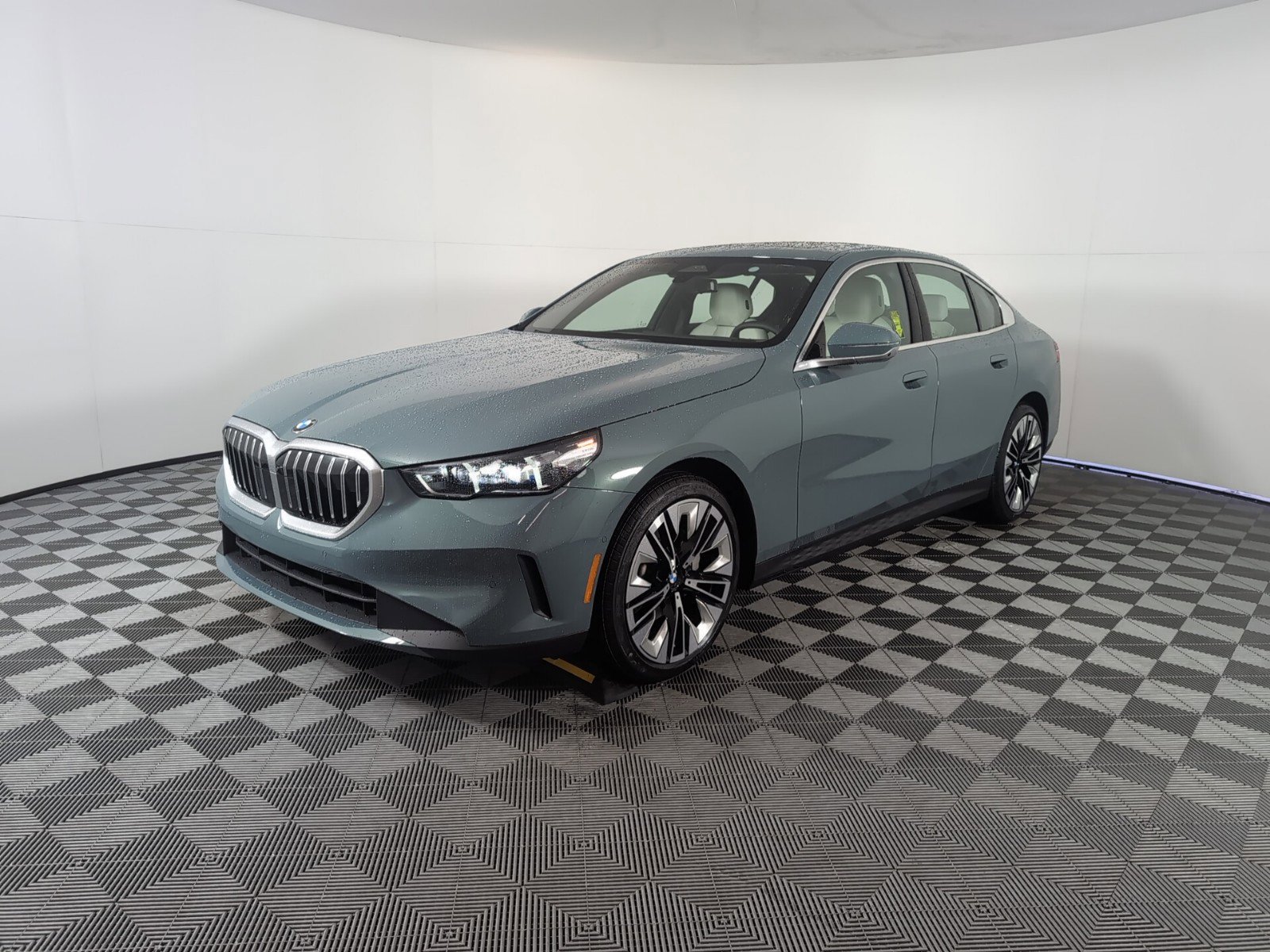 2025 Bmw 530i photo 3