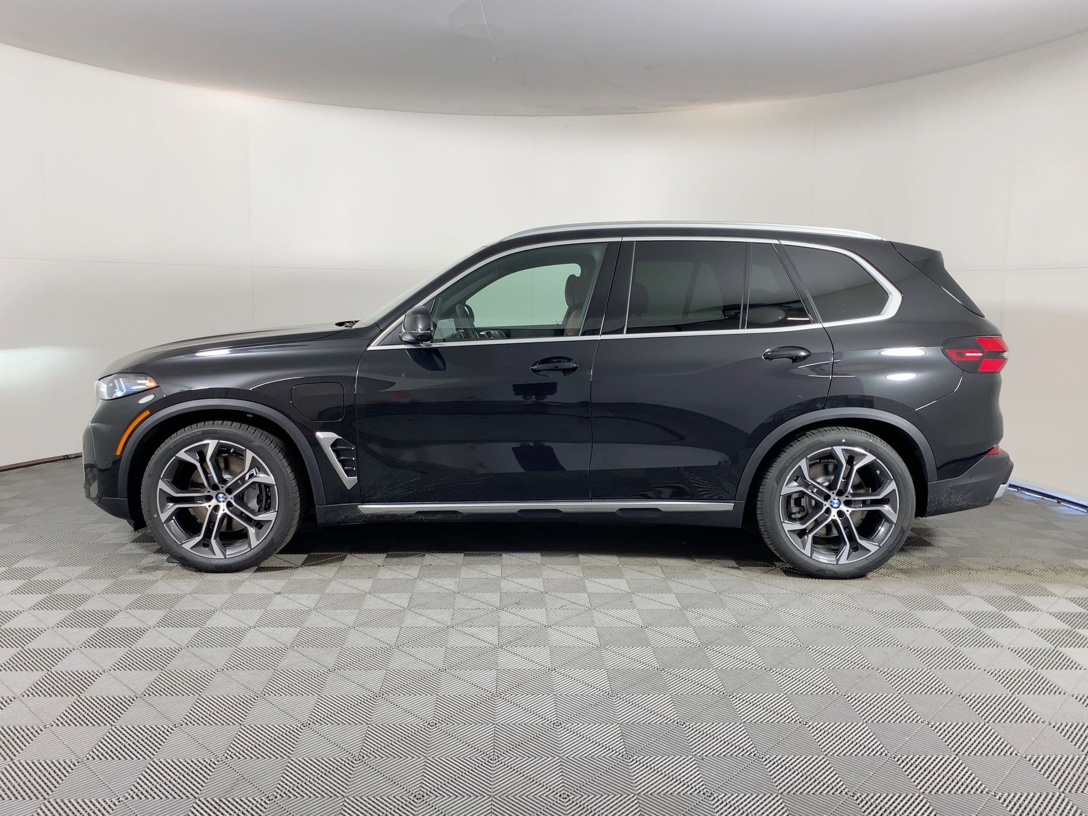2026 Bmw X5 xDrive50e photo 2