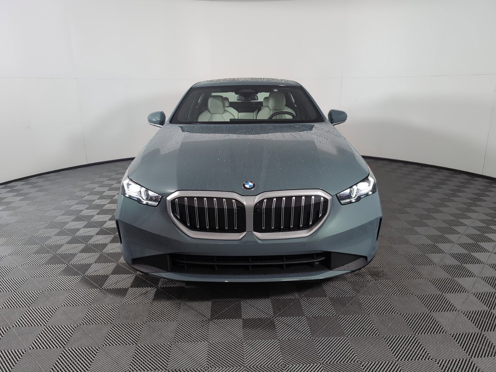 2025 Bmw 530i photo 2