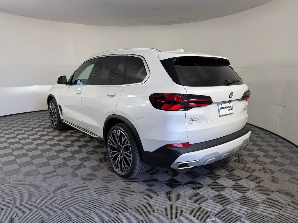New 2026 BMW X5 sDrive40i SUV