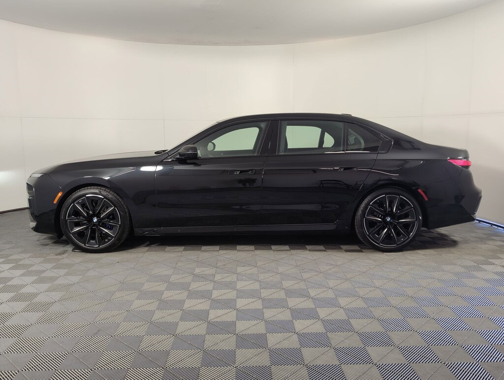 New 2025 BMW 740i xDrive Sedan