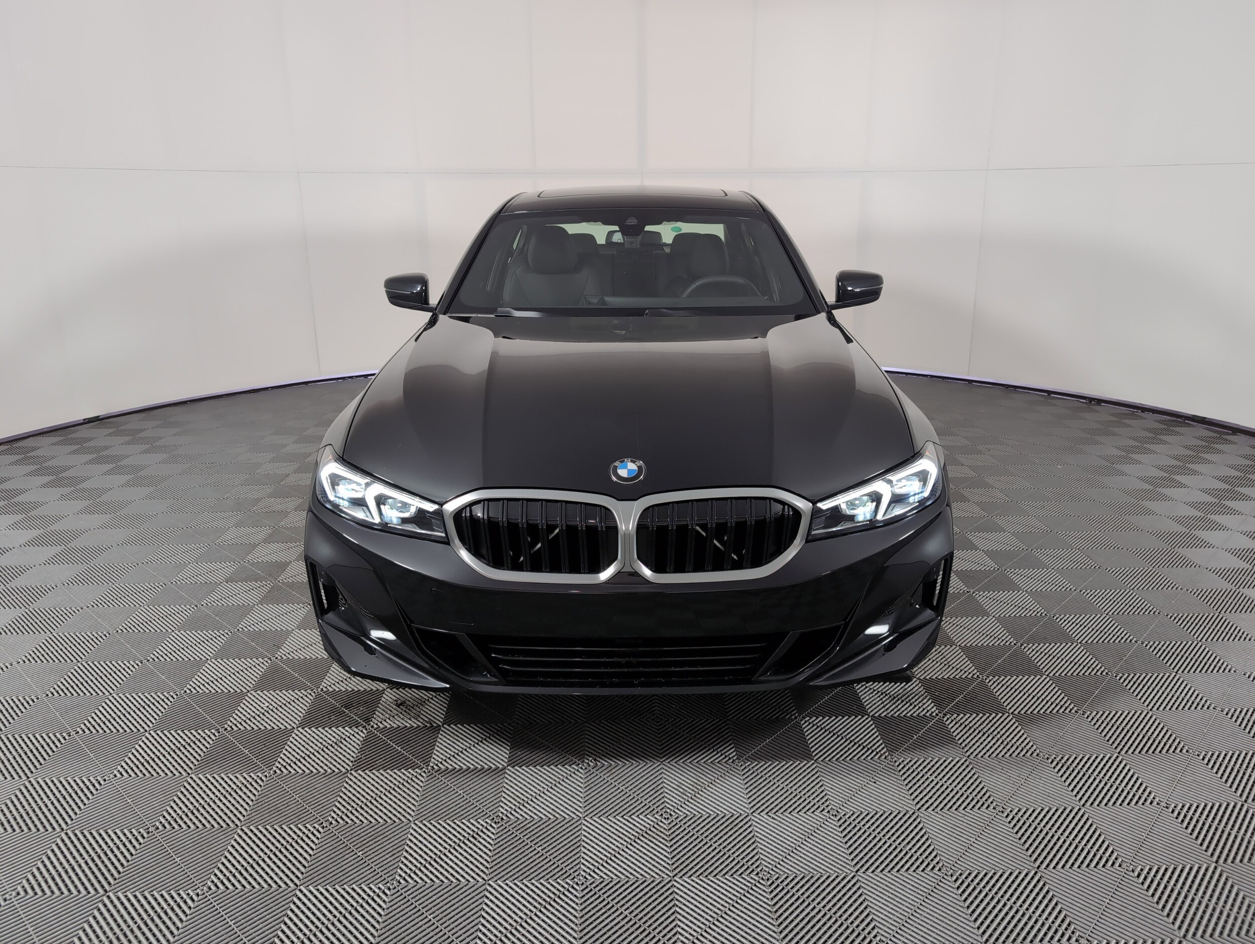 2025 Bmw 330i photo 2
