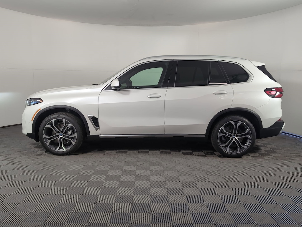 New 2026 BMW X5 sDrive40i SUV