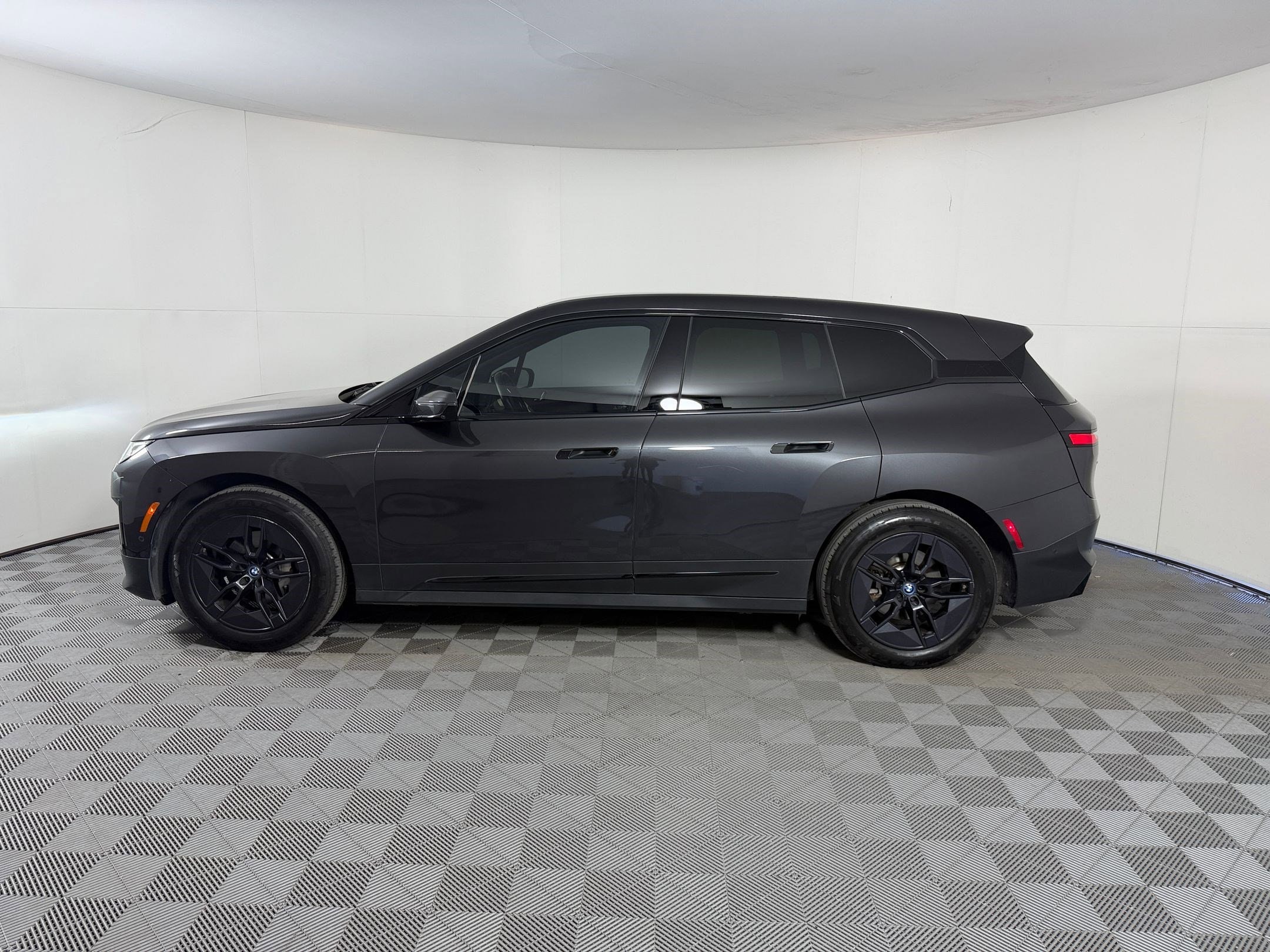 Used 2023 BMW iX Base with VIN WB523CF0XPCM77550 for sale in Houston, TX
