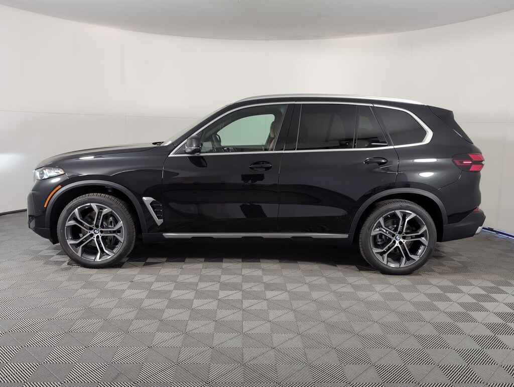 New 2026 BMW X5 sDrive40i SUV