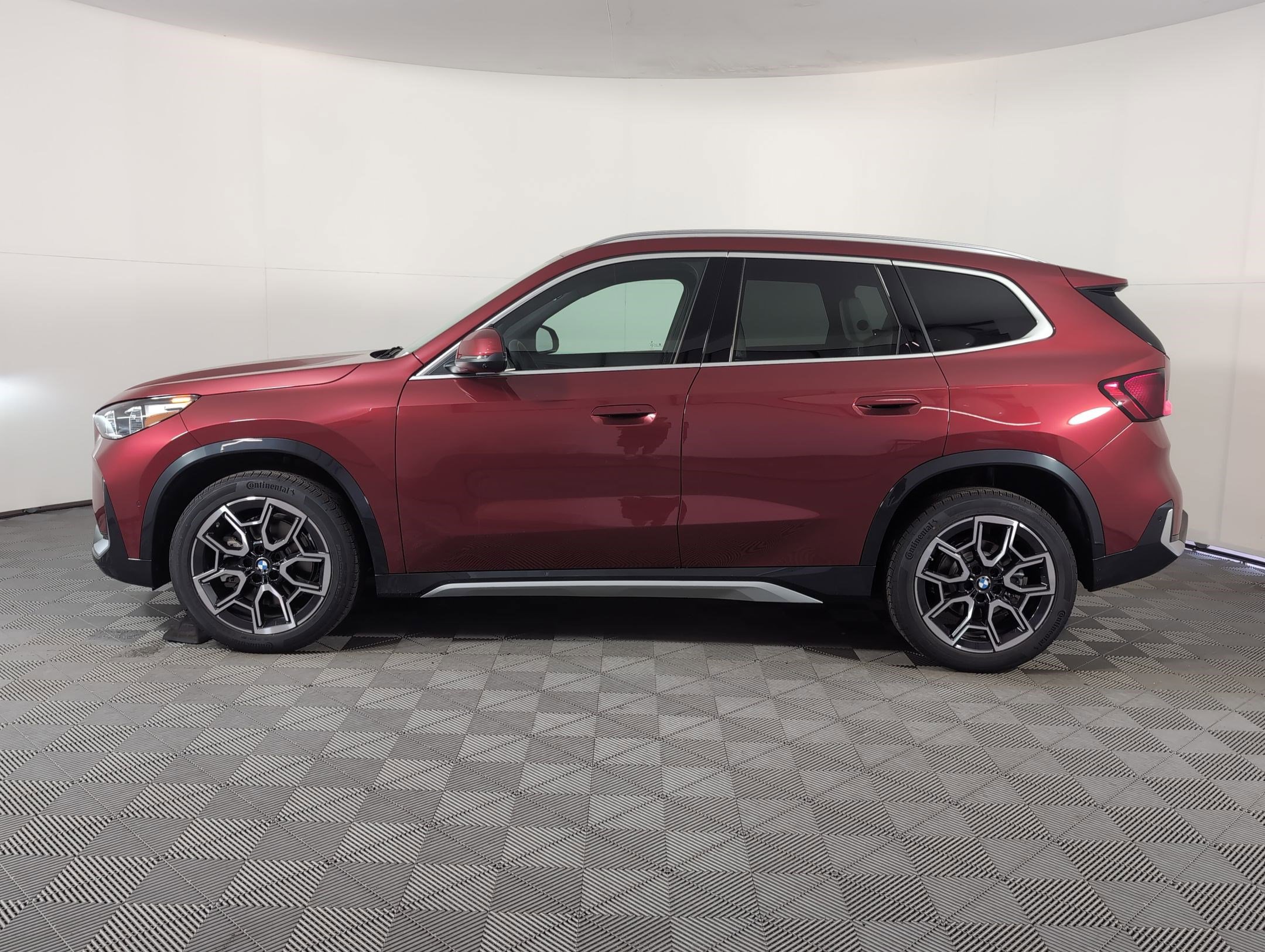 2026 Bmw X1 XDrive28i photo 2