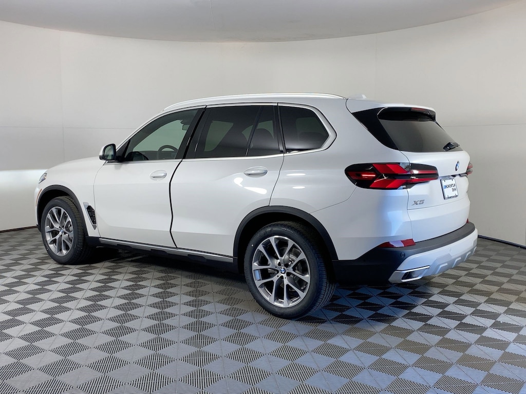 New 2026 BMW X5 sDrive40i SUV