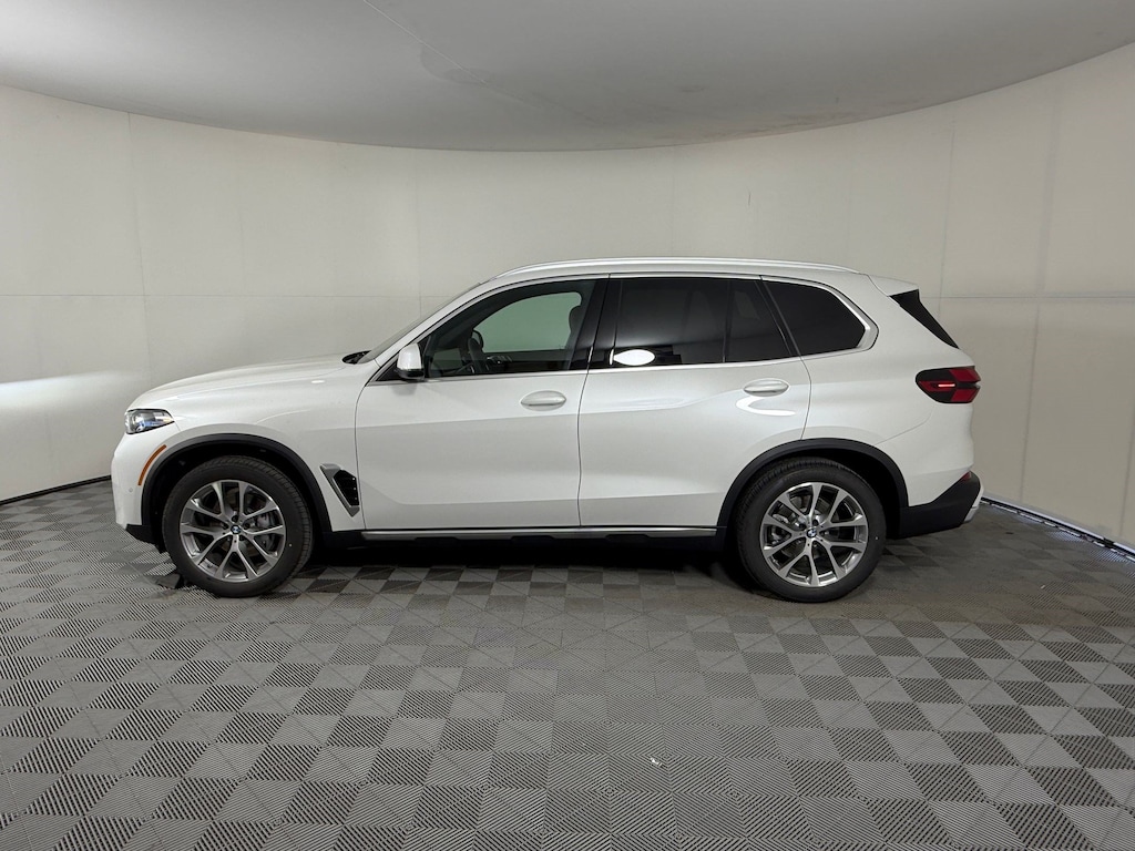 New 2026 BMW X5 sDrive40i SUV