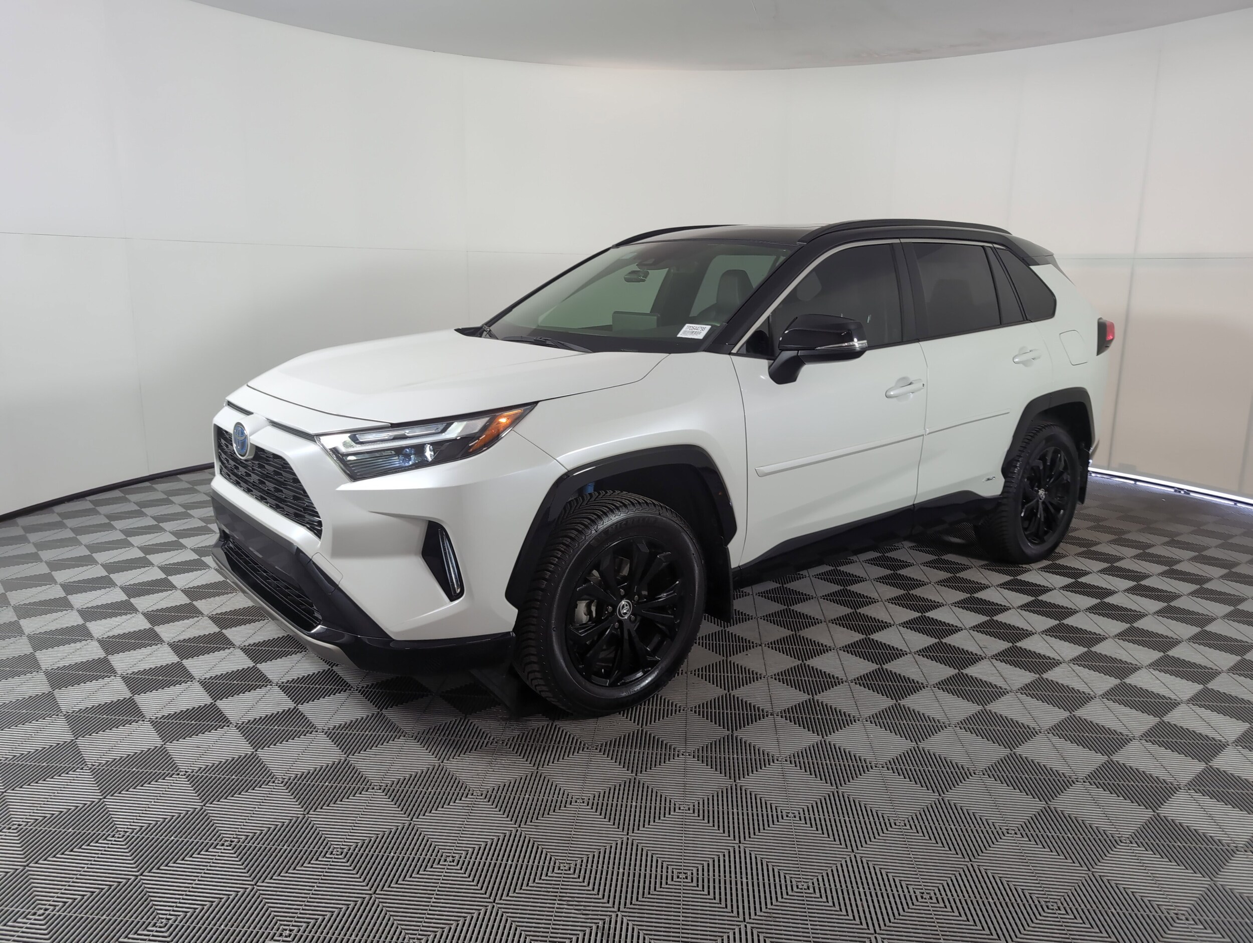 2023 Toyota RAV4 Hybrid XSE photo 3
